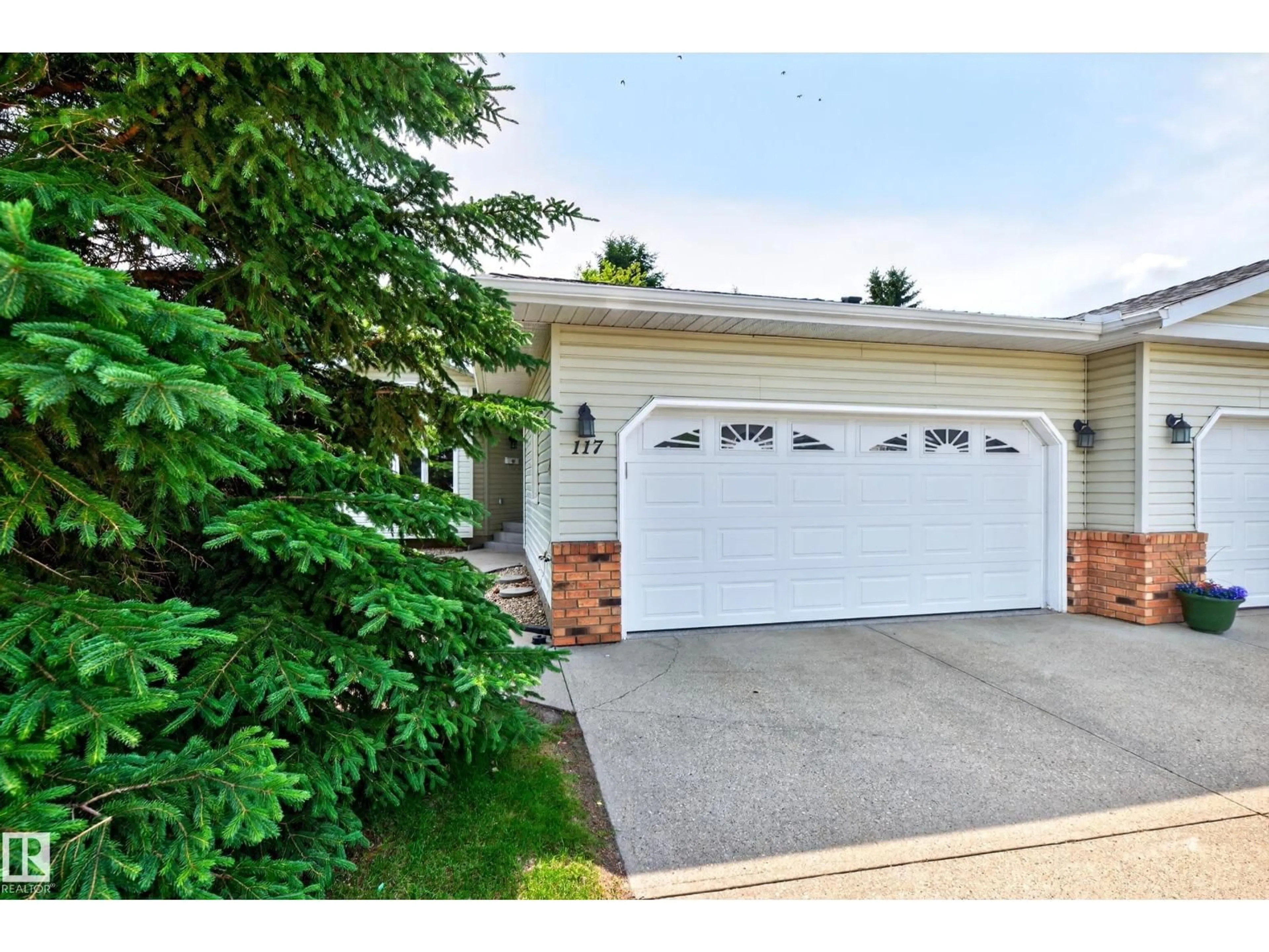Indoor garage for 117 ALTON DR, Leduc Alberta T9E6N3