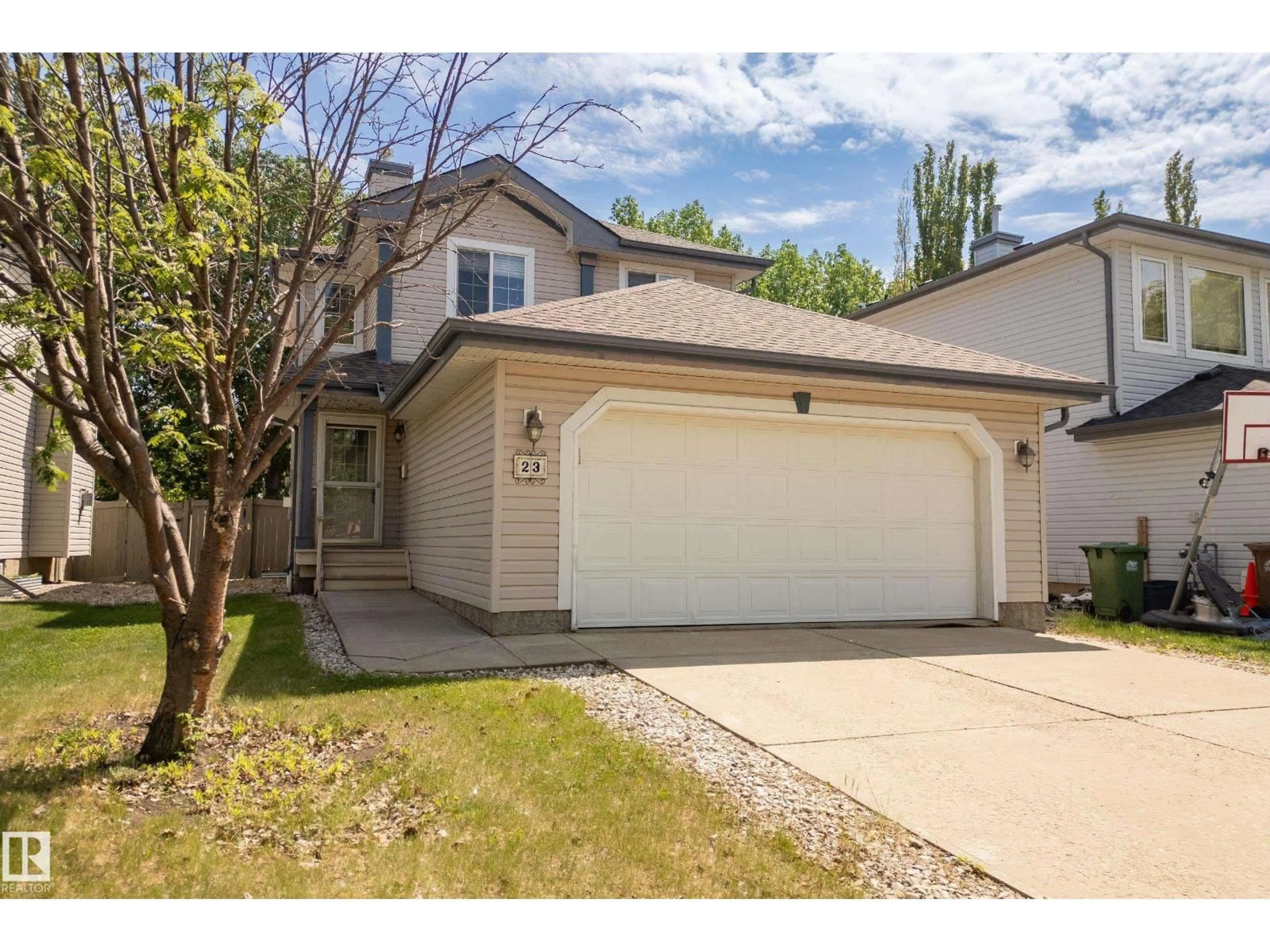 Home with vinyl exterior material, street for 23 ENGLISH WY, St. Albert Alberta T8N7G6