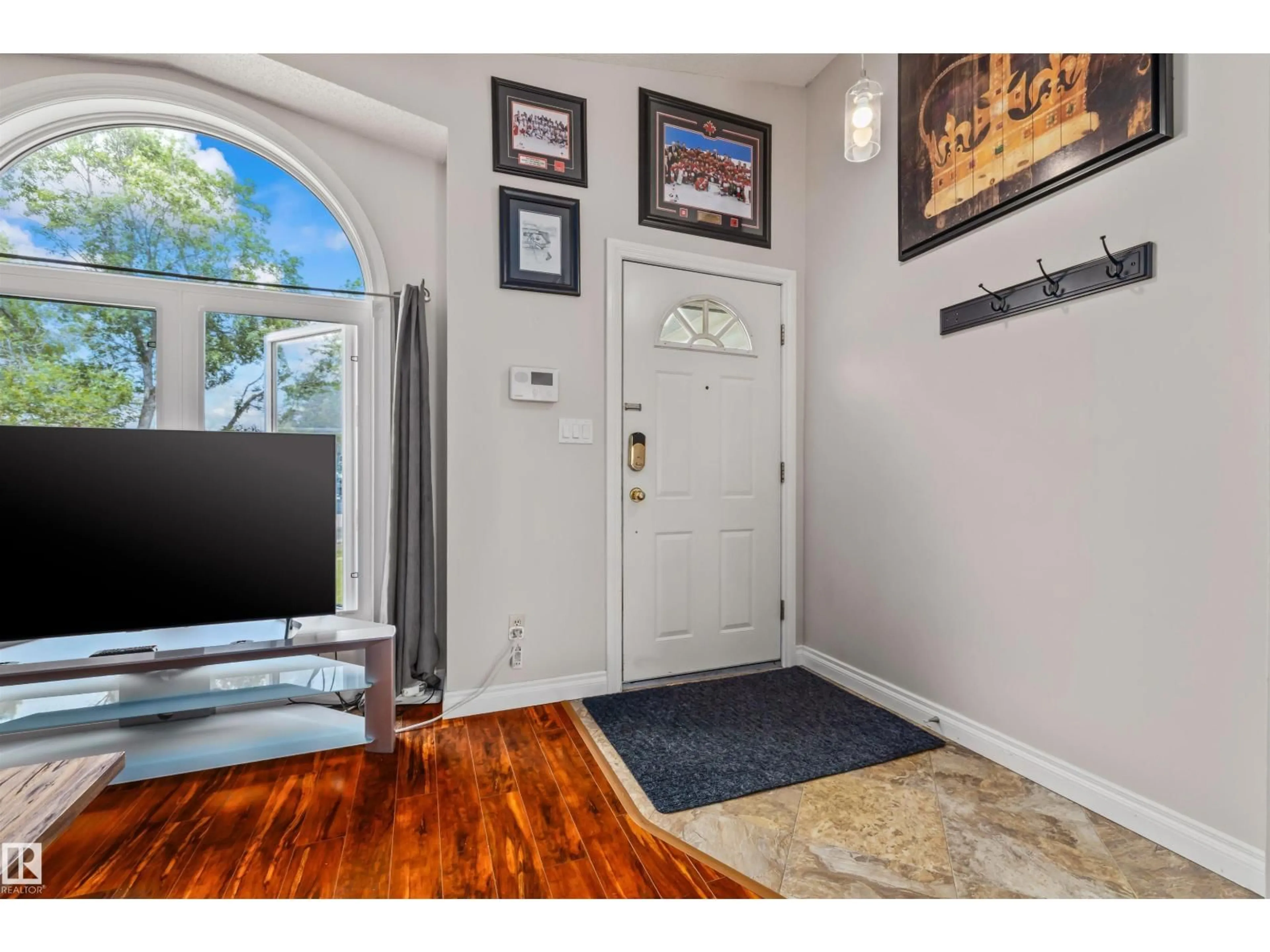 Indoor entryway for 26 WESTPARK WY, Fort Saskatchewan Alberta T8L3W8