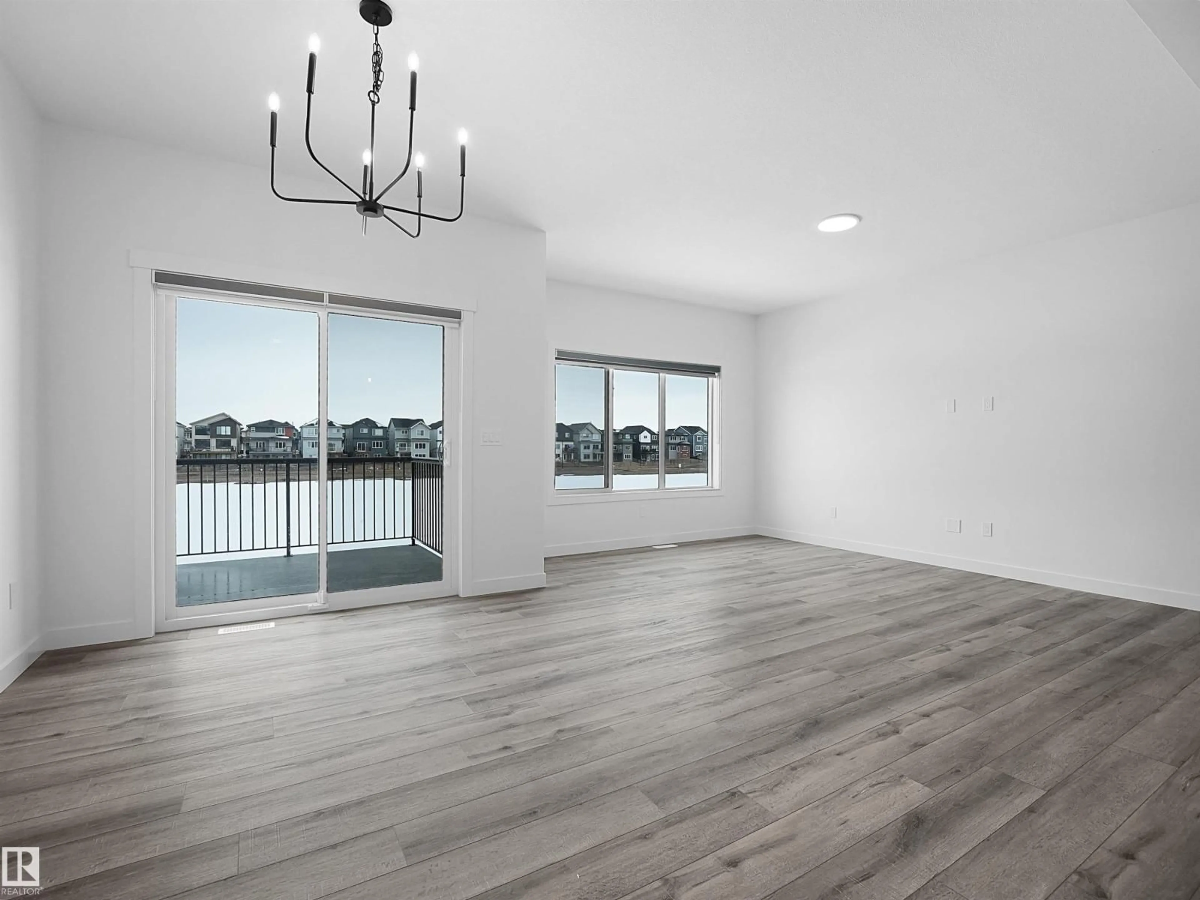 A pic of a room for 19066 20A AV, Edmonton Alberta T6M3A8