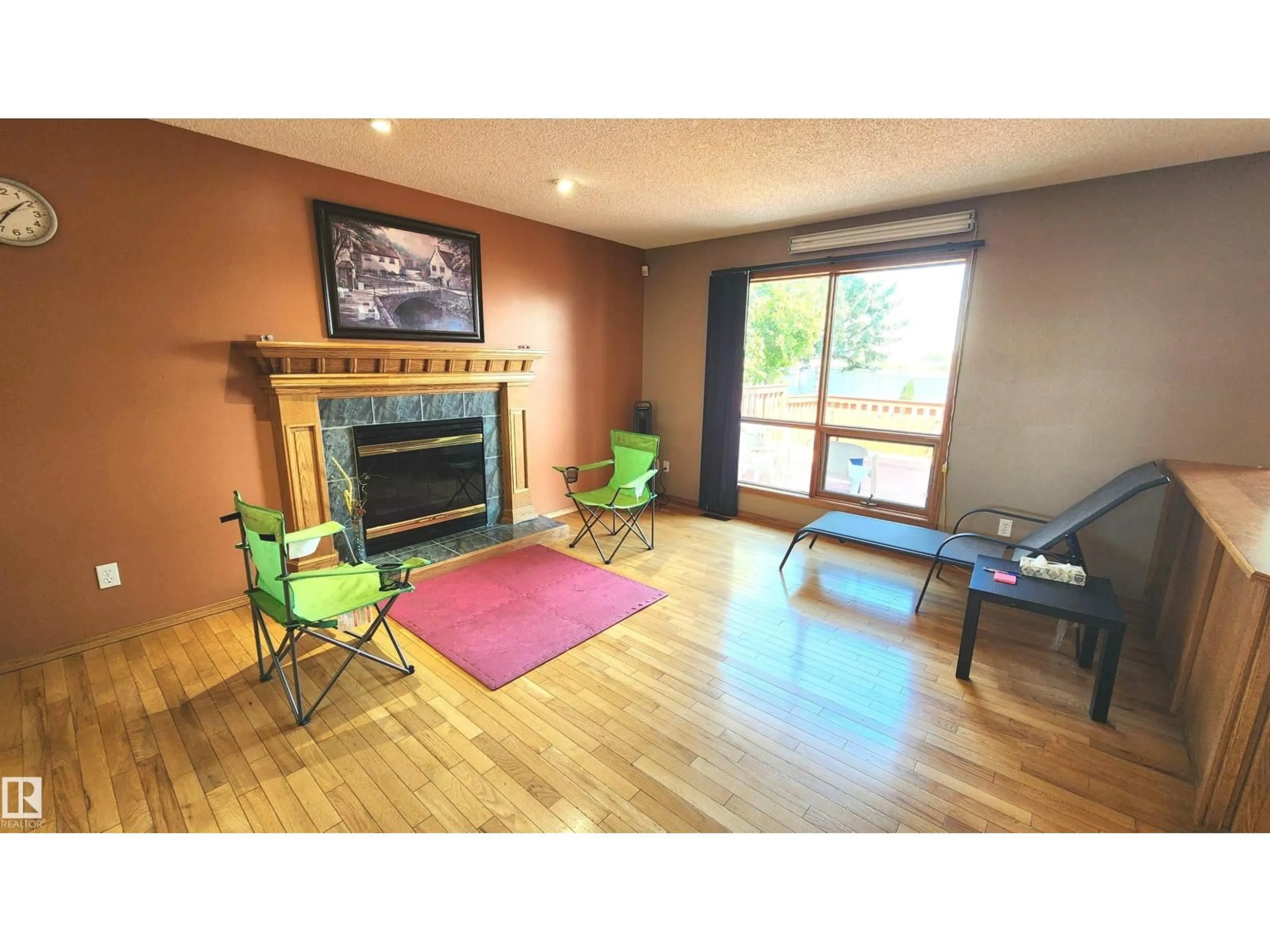 Unknown for NW - 2708 44A AV, Edmonton Alberta T6T1K1