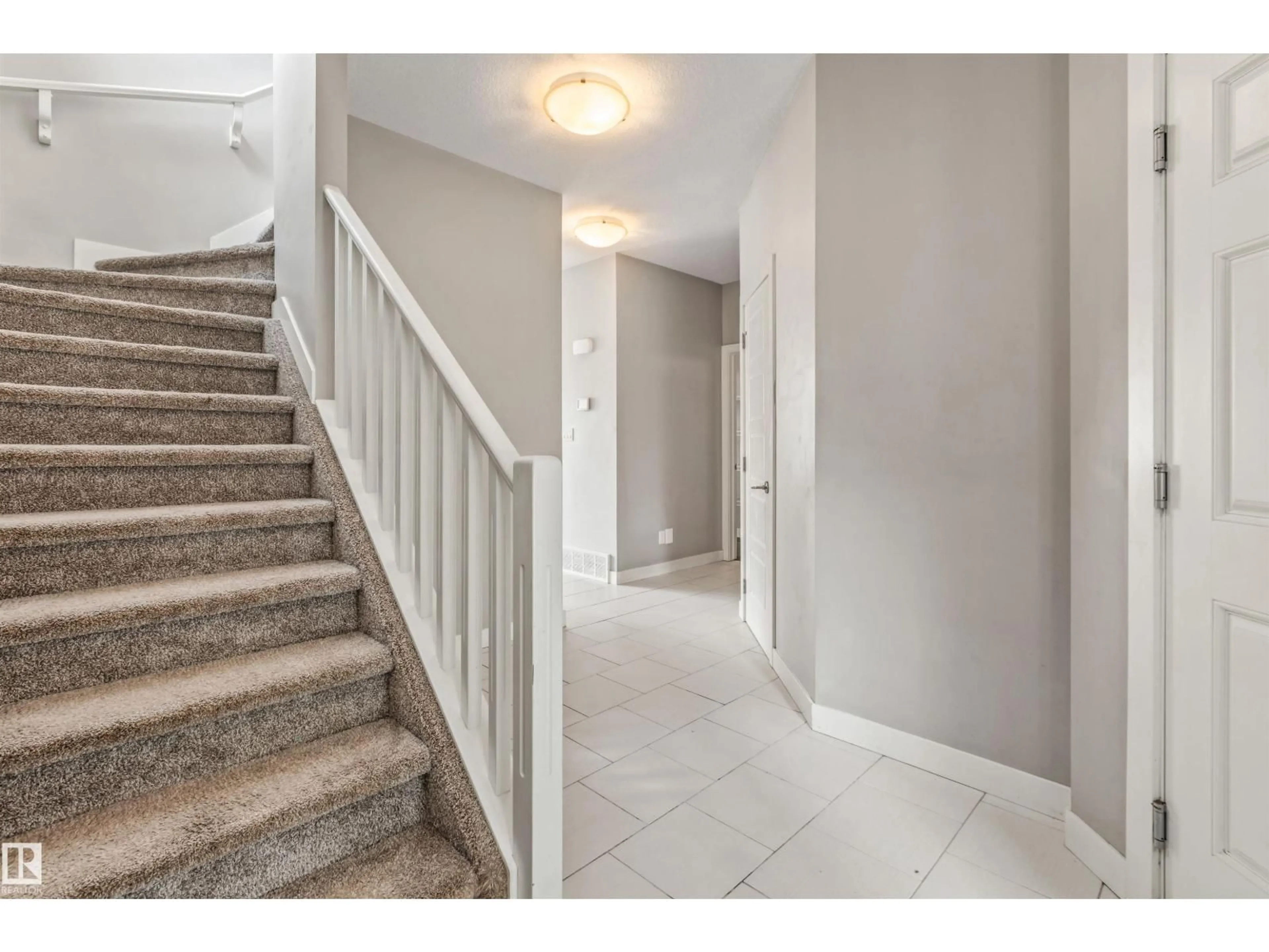 Indoor entryway for 15 REDDING WY, Fort Saskatchewan Alberta T8L0S7