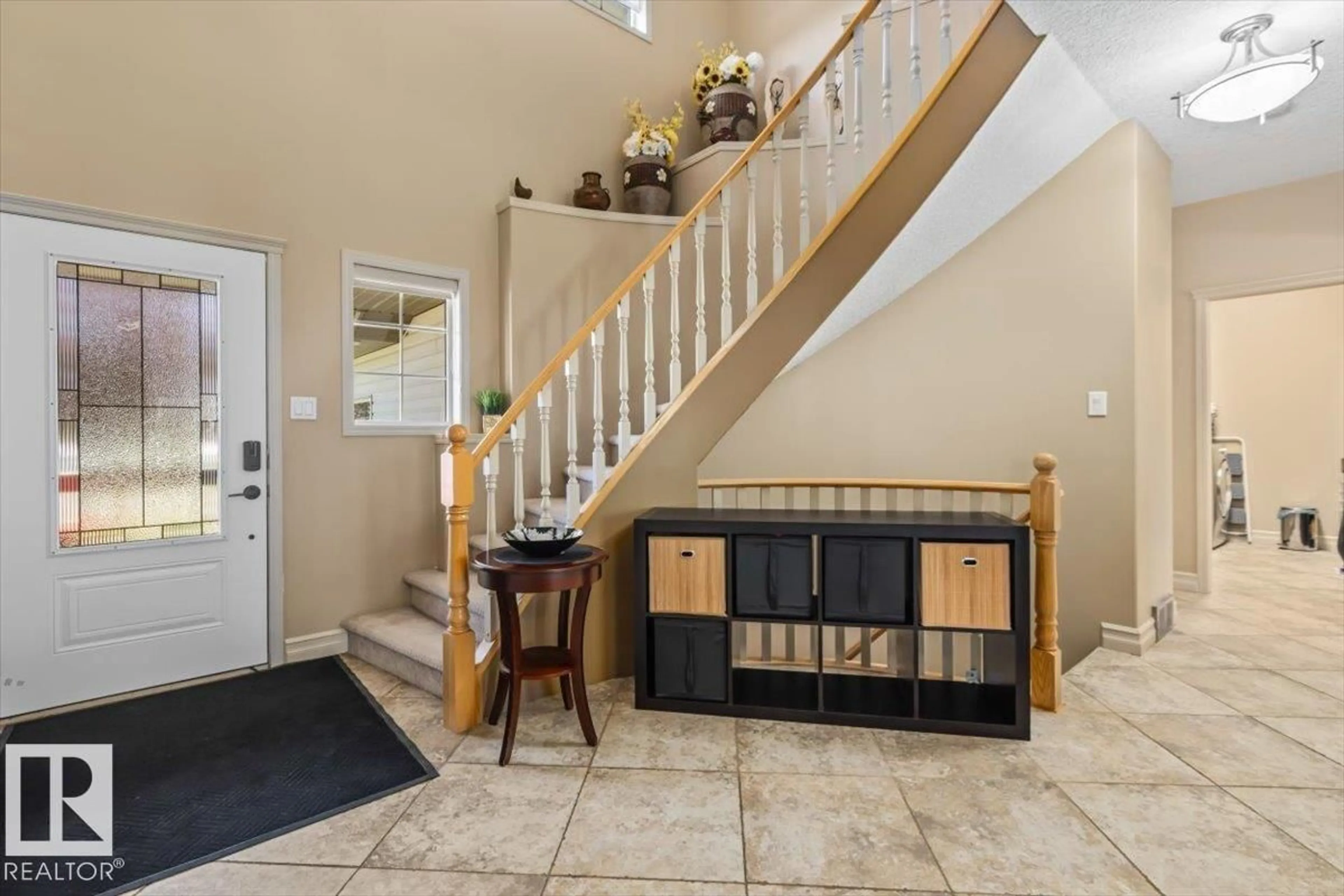 Indoor entryway for 19 ORLANDO DR, St. Albert Alberta T8N6V6