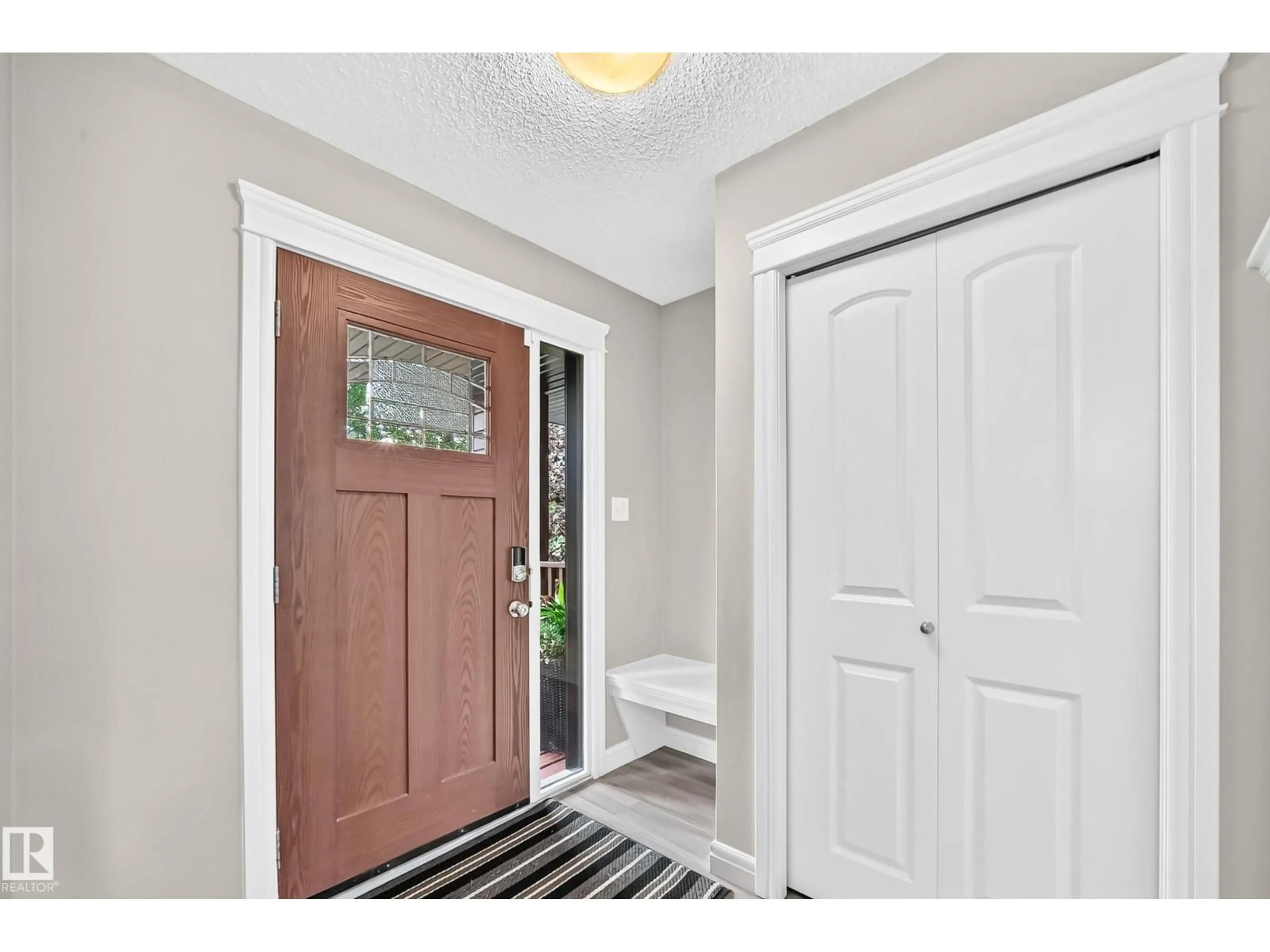 Indoor entryway for 69 TONEWOOD BV, Spruce Grove Alberta T7X0W4
