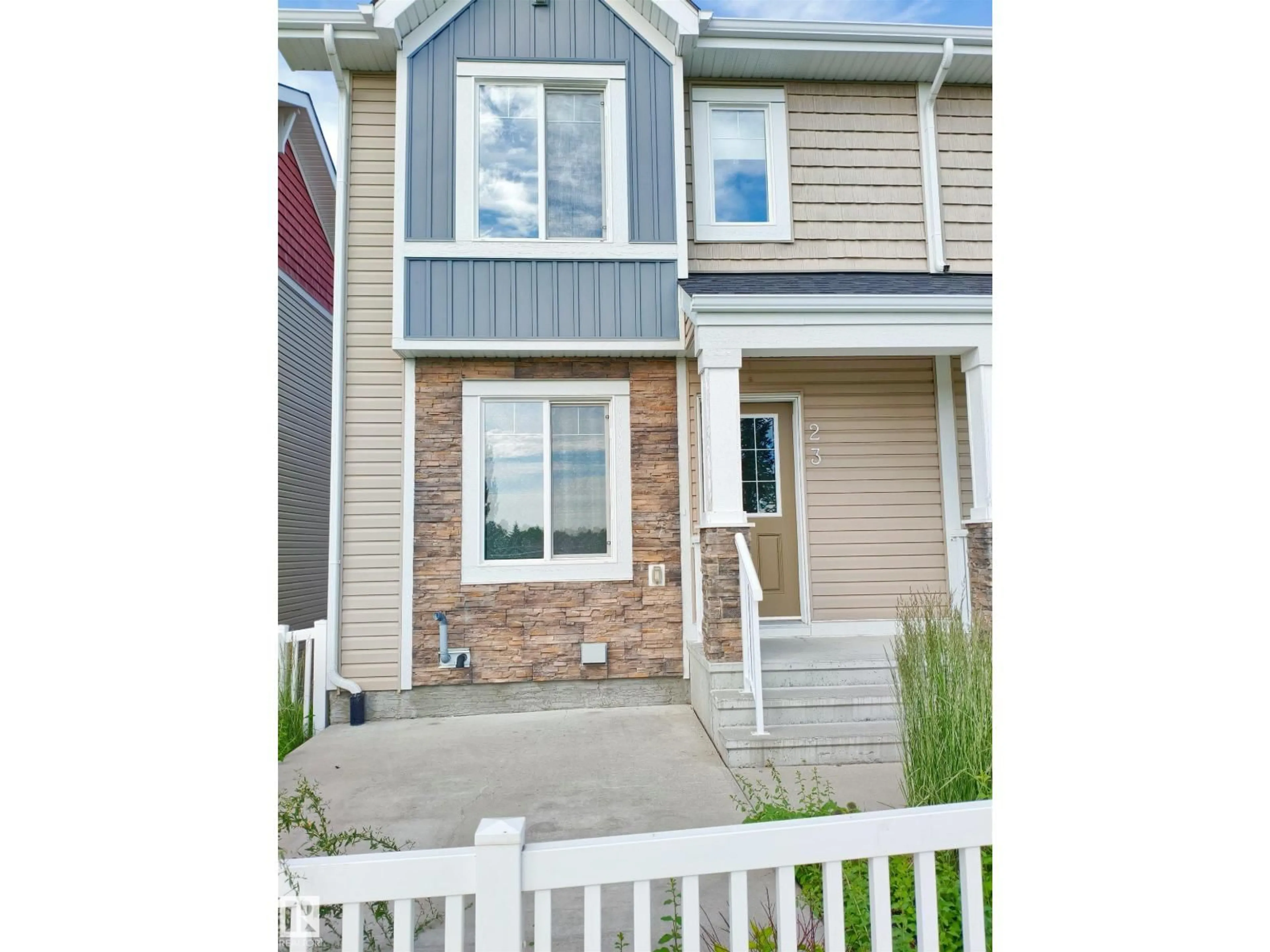 Home with vinyl exterior material, street for 23 - 1508 105 ST NW, Edmonton Alberta T6J5R8