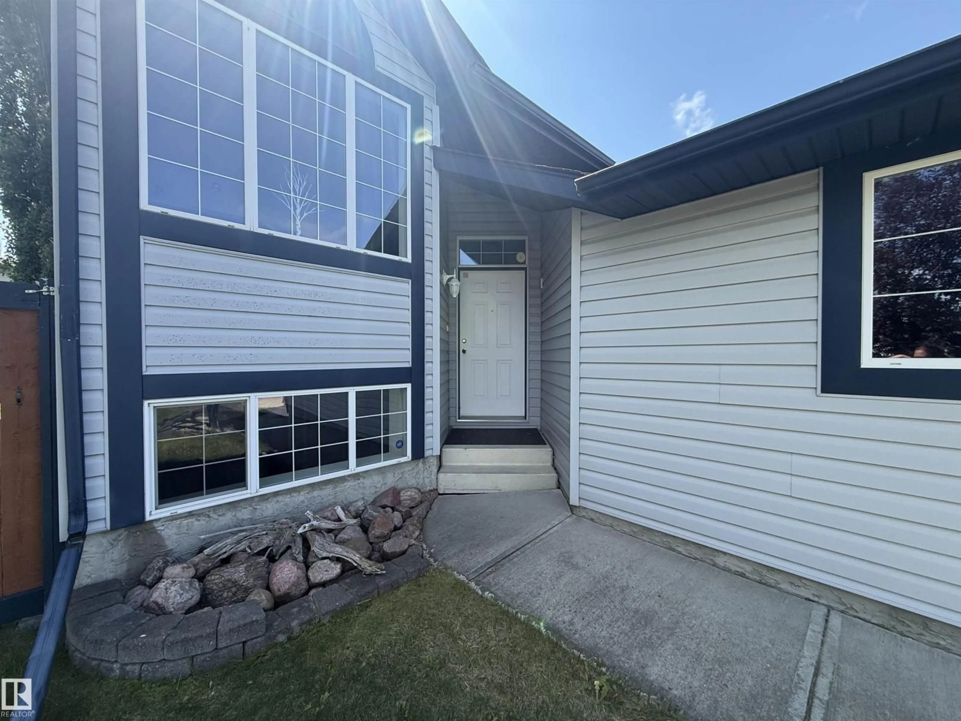 Home with vinyl exterior material, unknown for 25 HEATHERGLEN CR, Spruce Grove Alberta T7X3X4