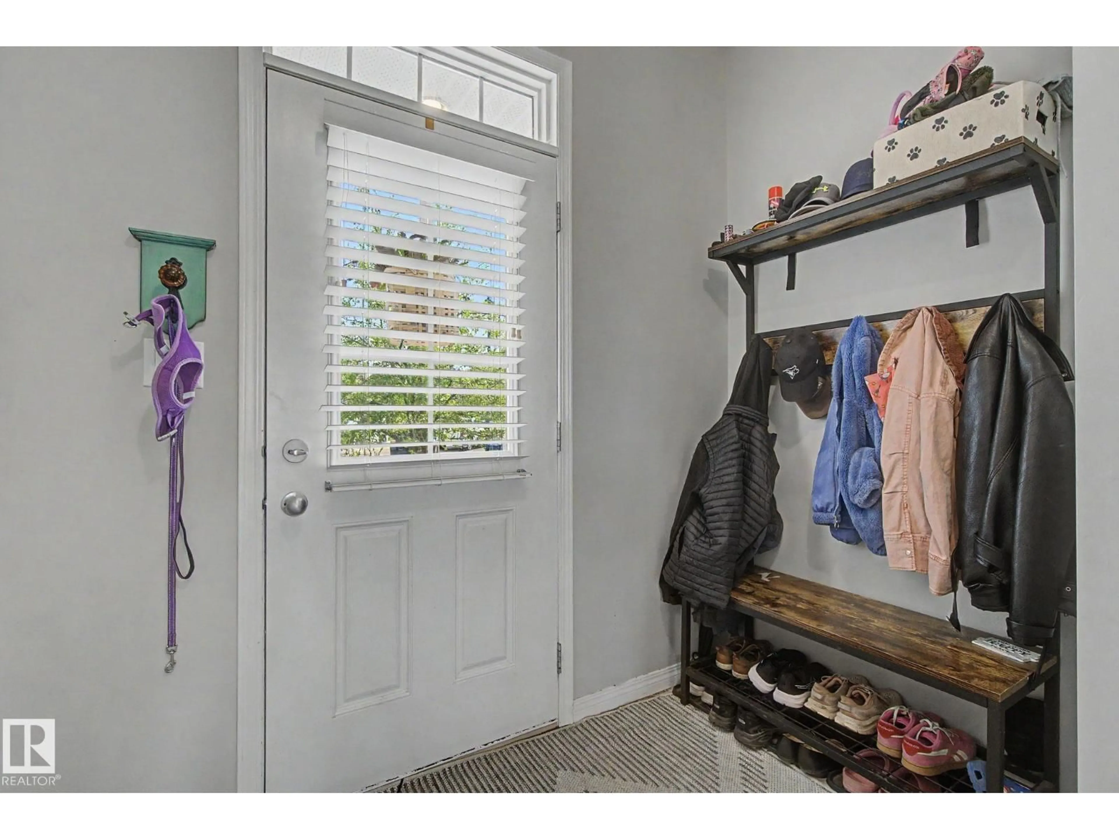 Indoor entryway for 2326 74 ST, Edmonton Alberta T6X0V5