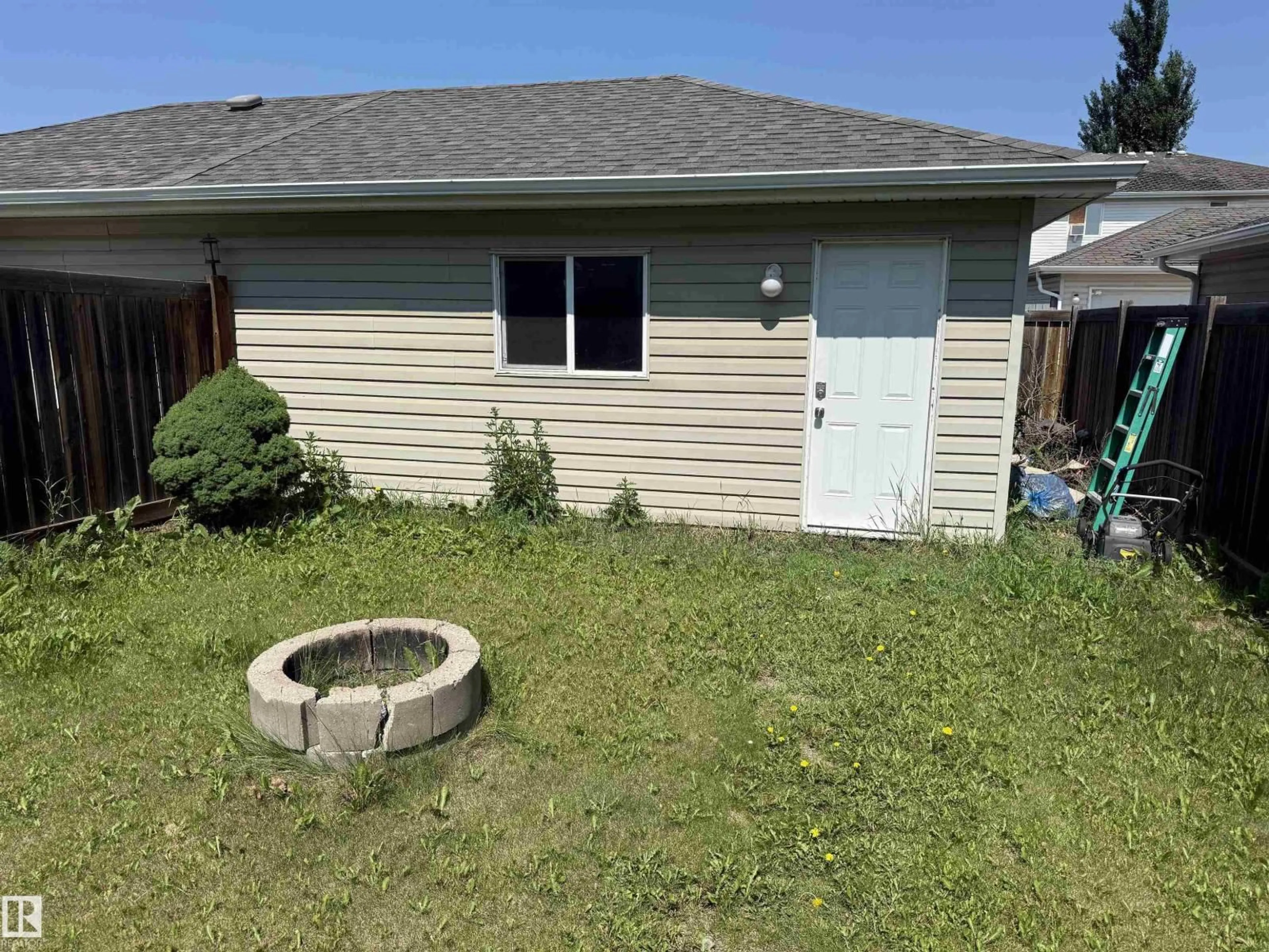 Shed for 2314 29A AV, Edmonton Alberta T6T2B2