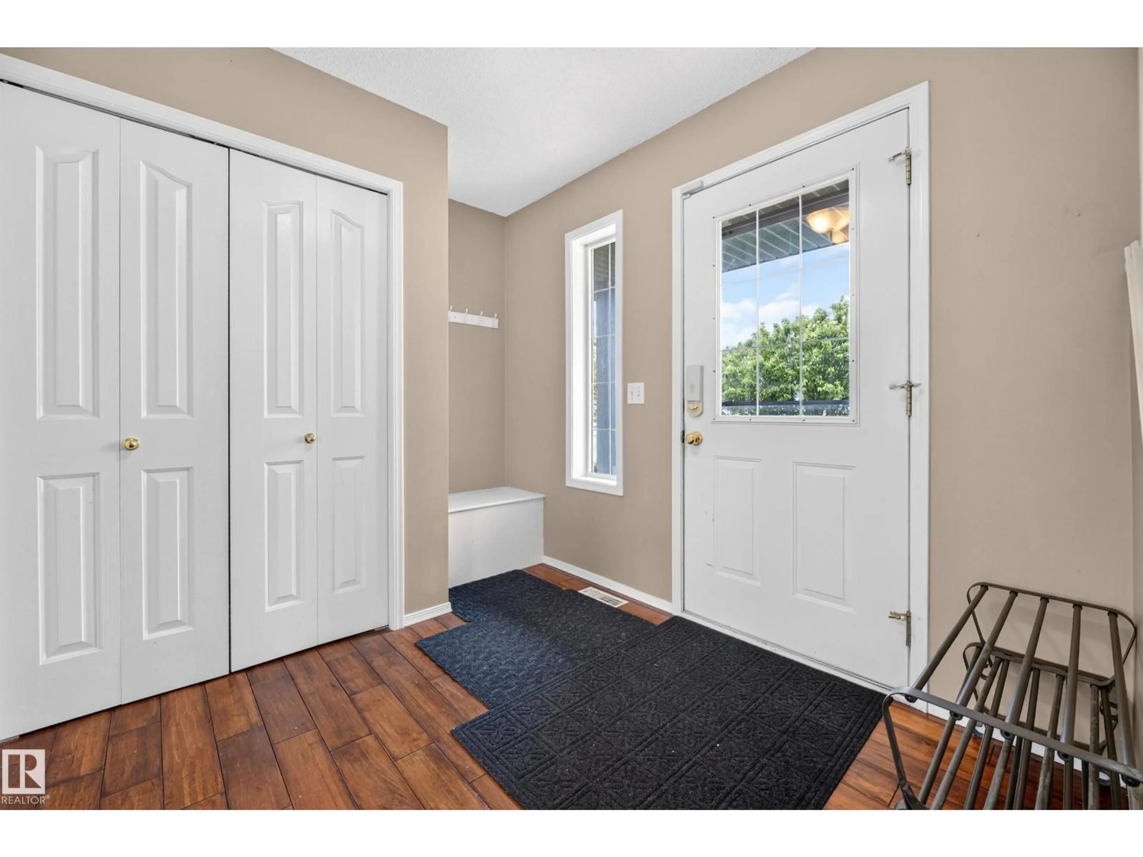 Indoor entryway for 21 CROCUS WY, Sherwood Park Alberta T8H2J9