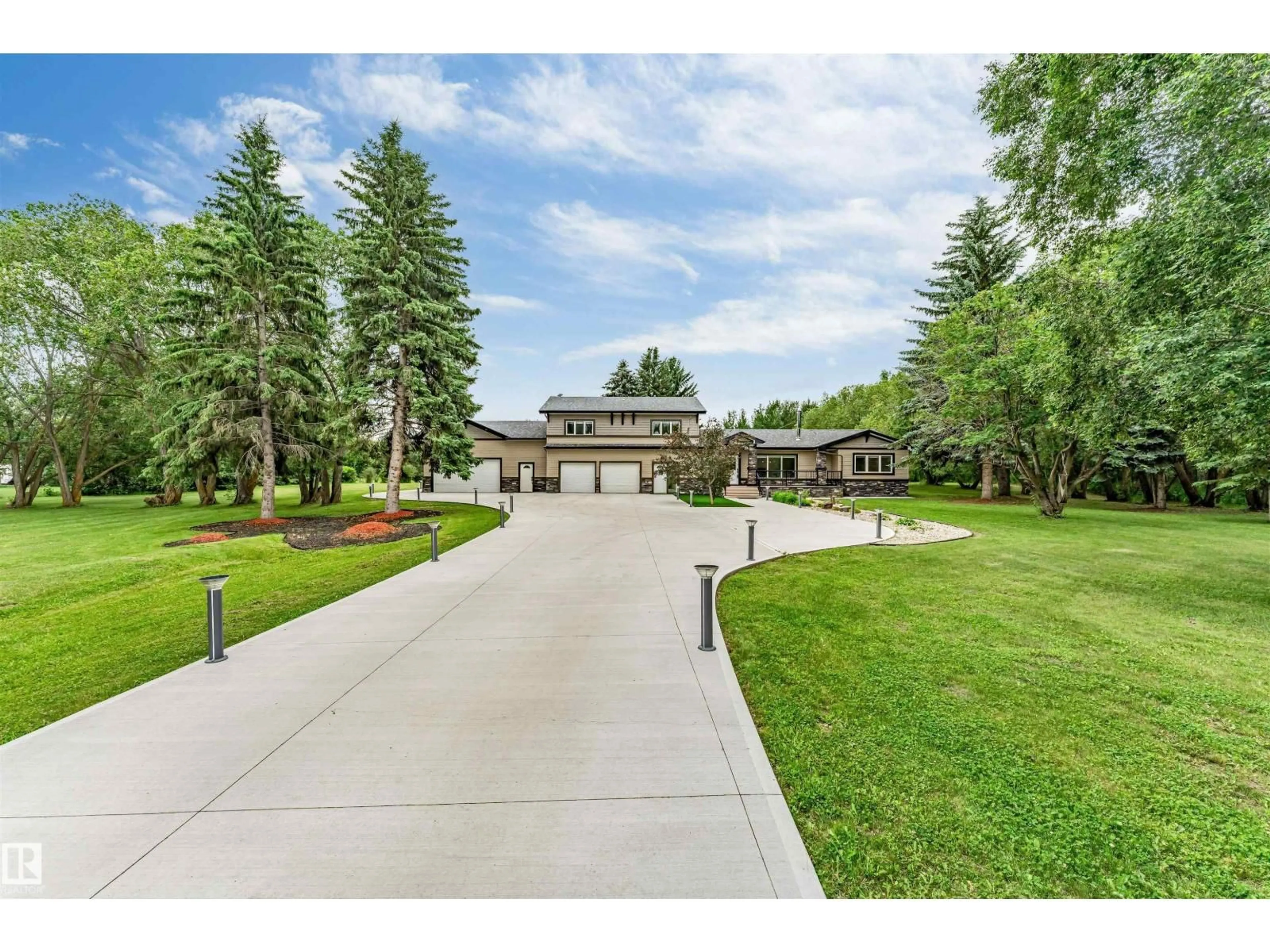 A pic from outside/outdoor area/front of a property/back of a property/a pic from drone, unknown for #37 - 51528 RGE ROAD 262, Rural Parkland County Alberta T6Y1C1