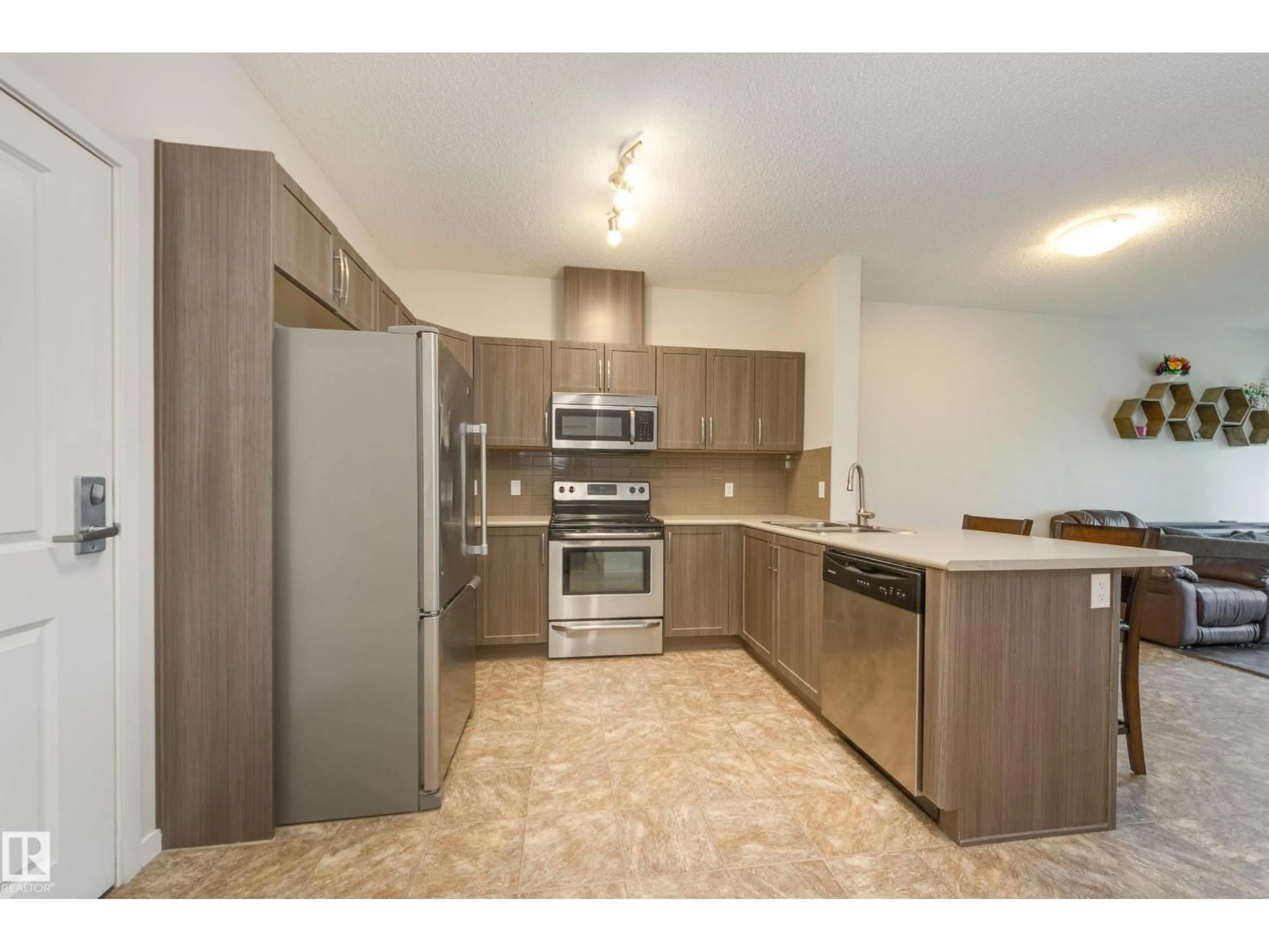 Standard kitchen, unknown for 1820 - 120 RUTHERFORD RD SW, Edmonton Alberta T6W2K6