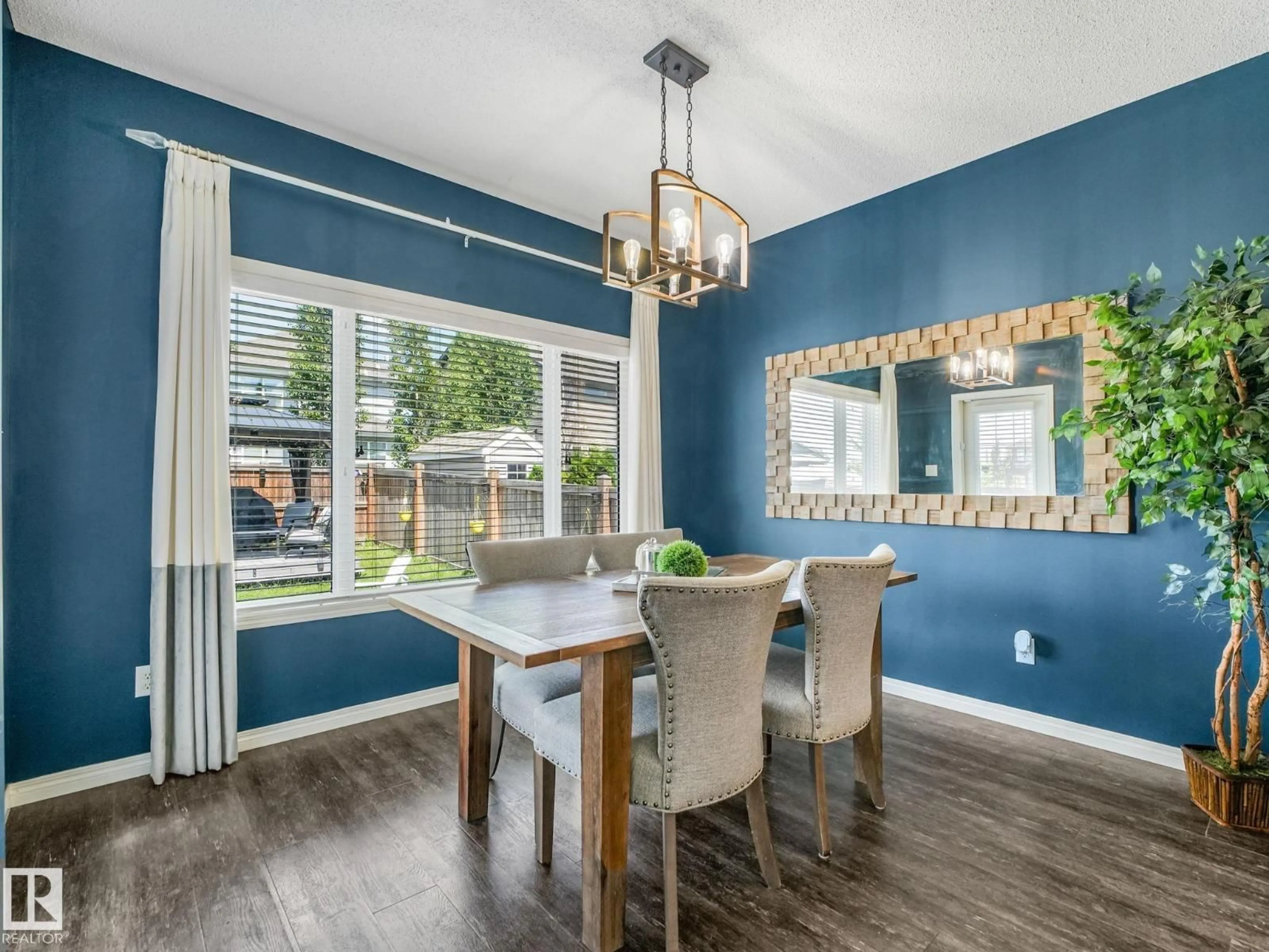 Dining room, wood/laminate floor for 14 SUMAC LN, Sherwood Park Alberta T8H0Z5