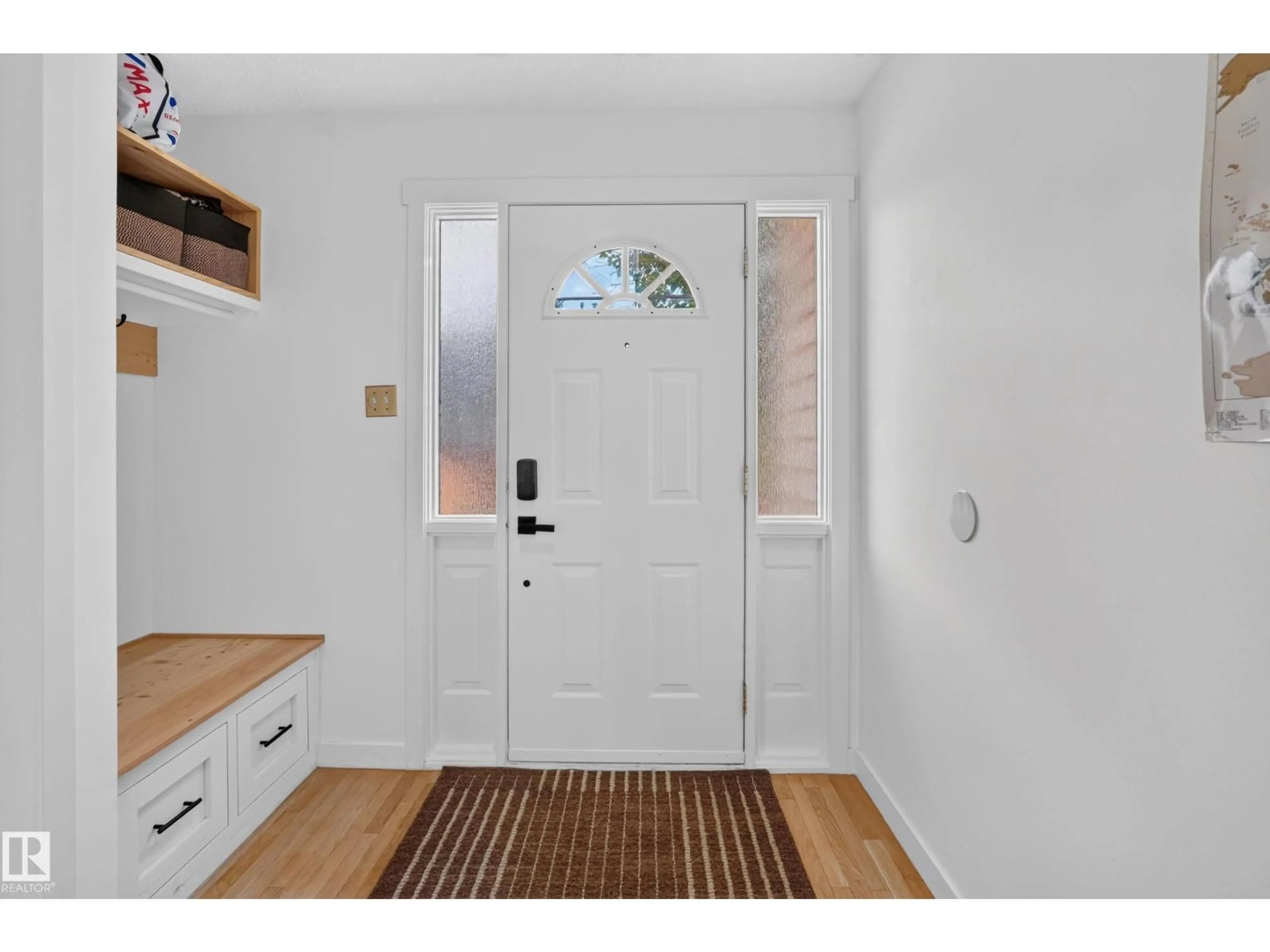 Indoor entryway for NW - 6712 36A AV, Edmonton Alberta T6K1S3