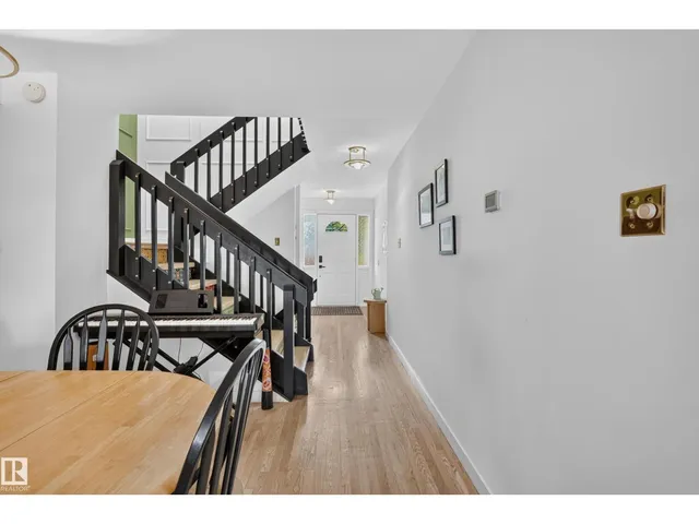 NW - 6712 36A AV, Edmonton 5