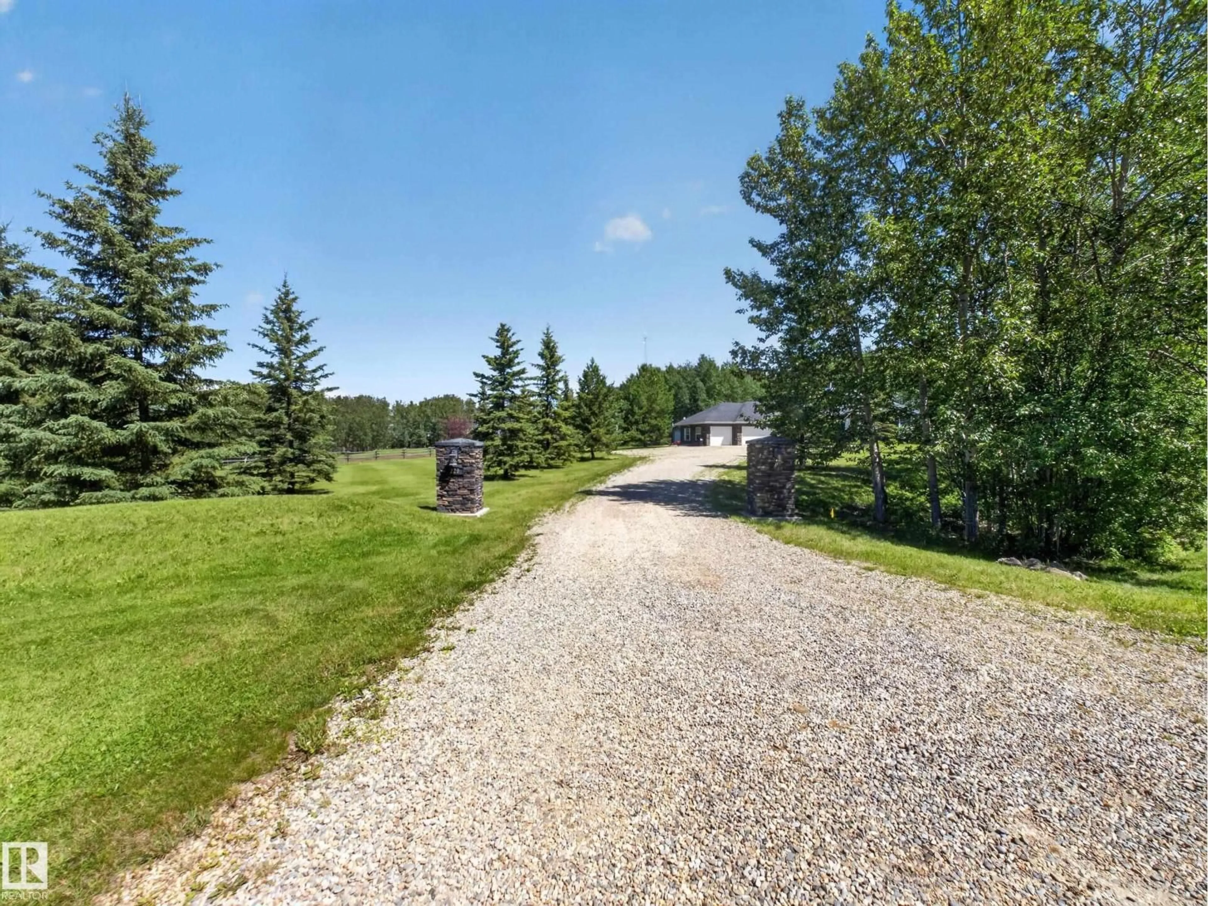 A pic from outside/outdoor area/front of a property/back of a property/a pic from drone, unknown for 229 RGE ROAD 224, Rural Strathcona County Alberta T8C1B6