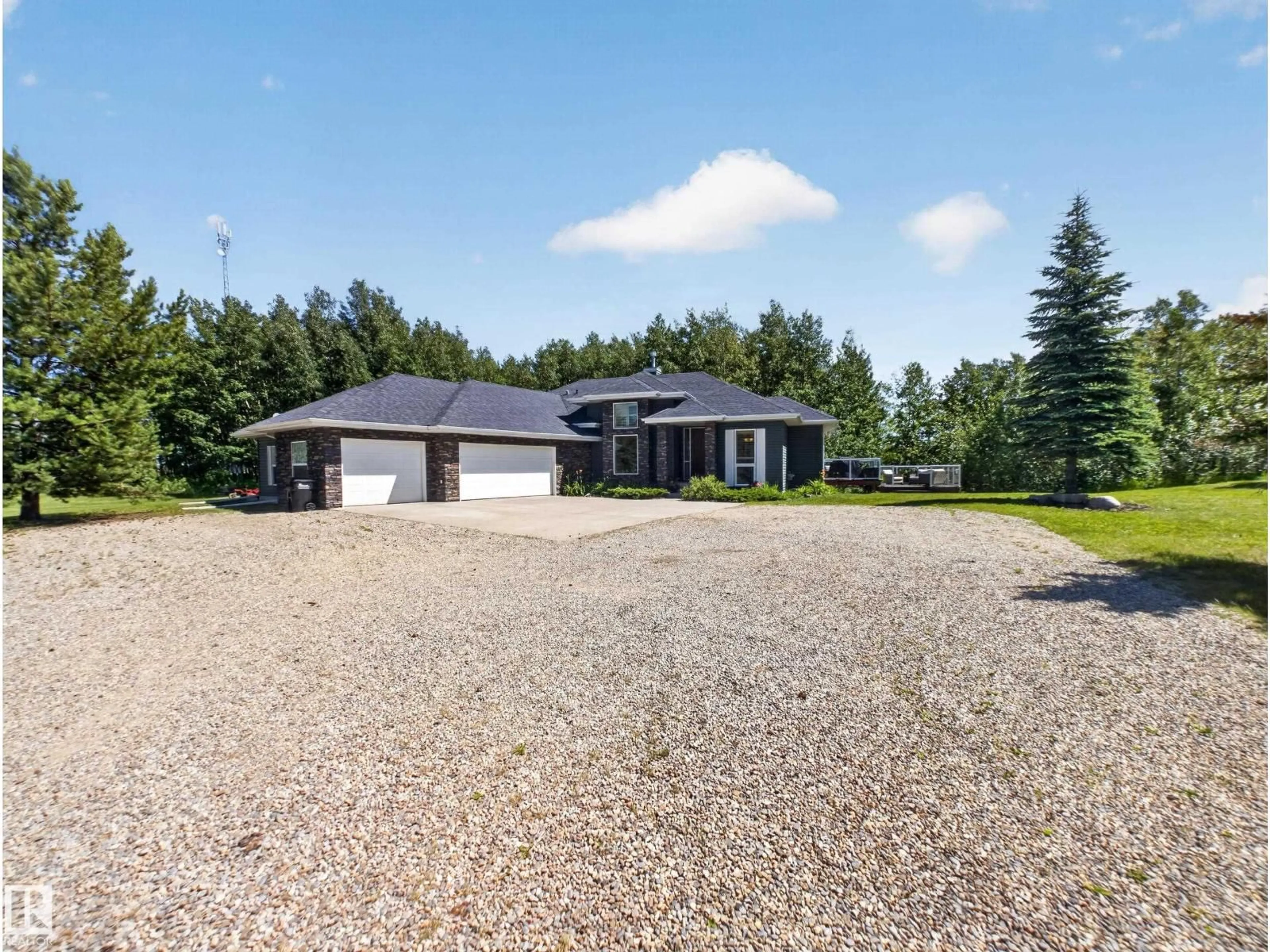 A pic from outside/outdoor area/front of a property/back of a property/a pic from drone, unknown for 229 RGE ROAD 224, Rural Strathcona County Alberta T8C1B6