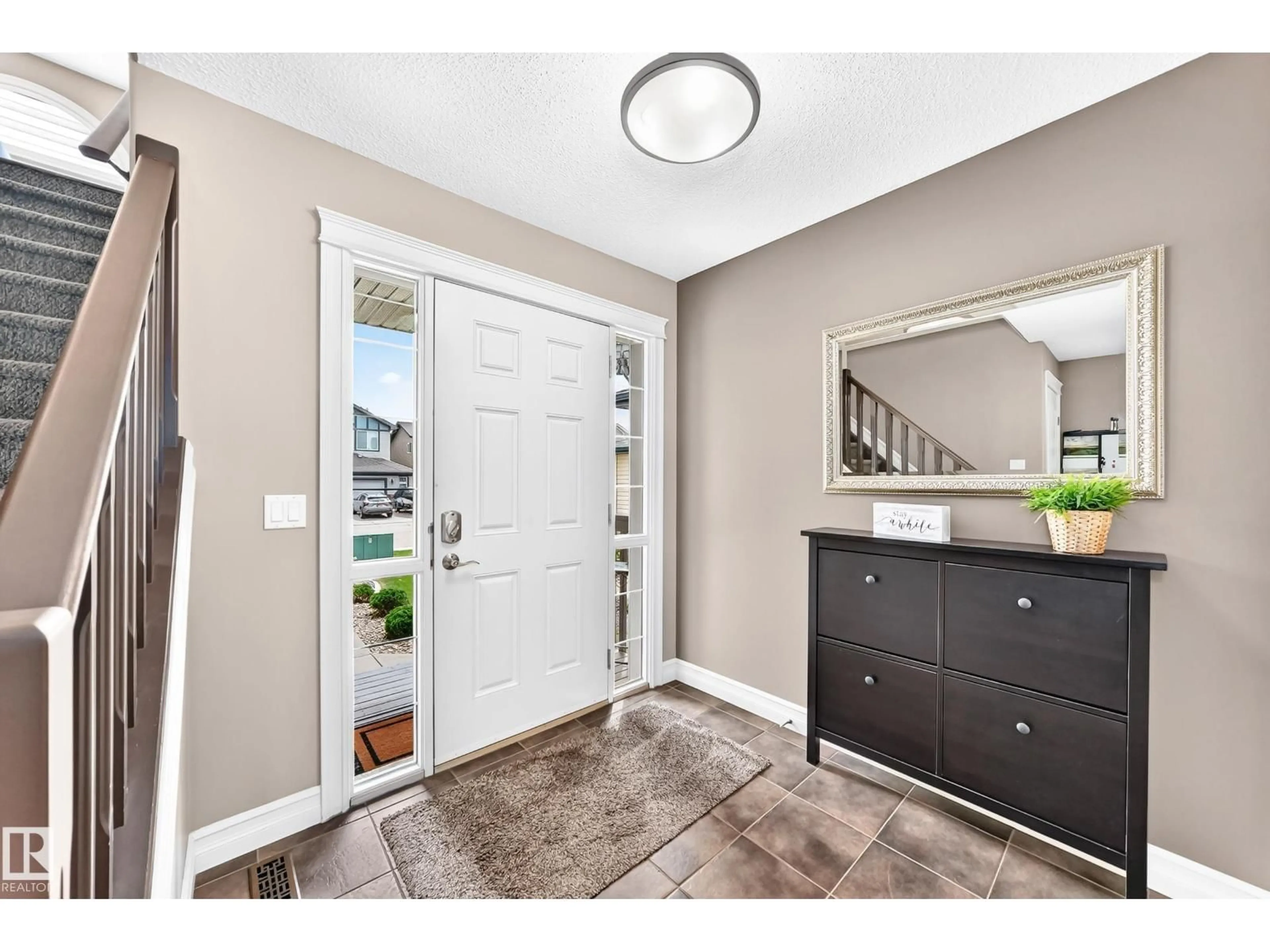 Indoor entryway for 1212 WESTERRA CR, Stony Plain Alberta T7Z0B2