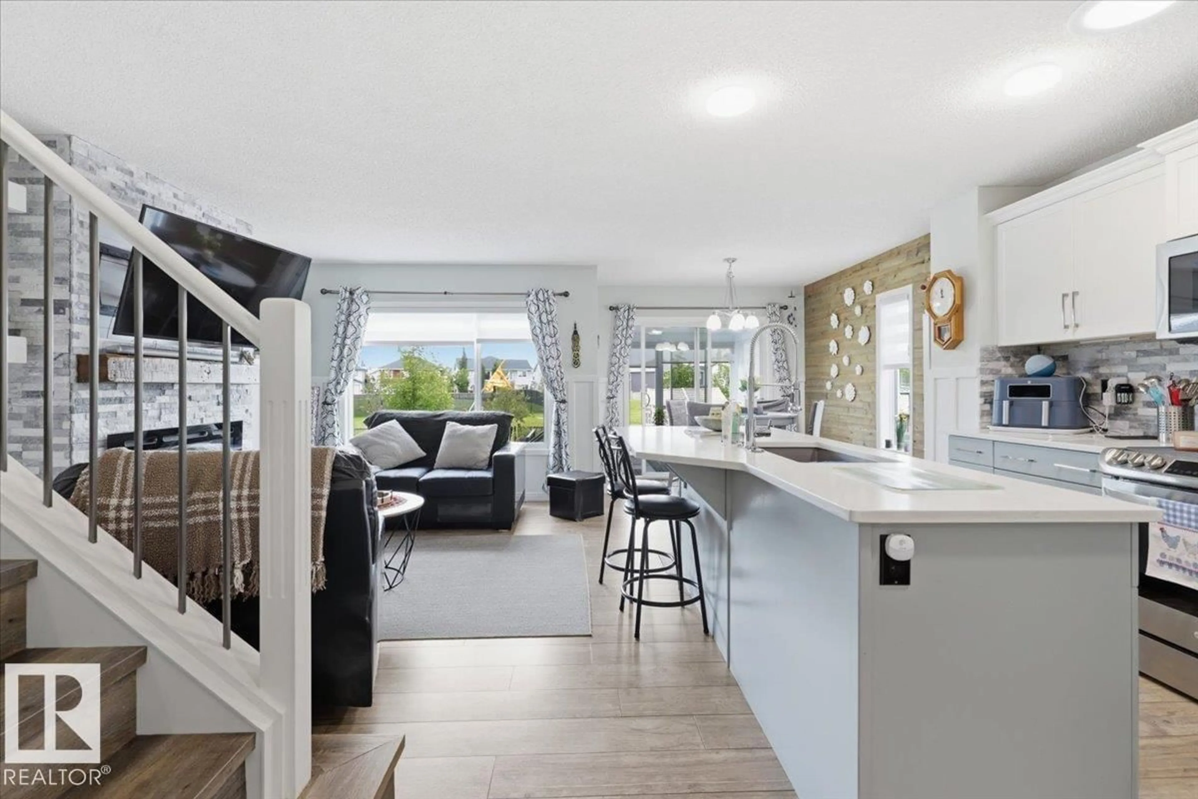 Open concept kitchen, unknown for 34 ROLSTON CL, Leduc Alberta T9E1G5