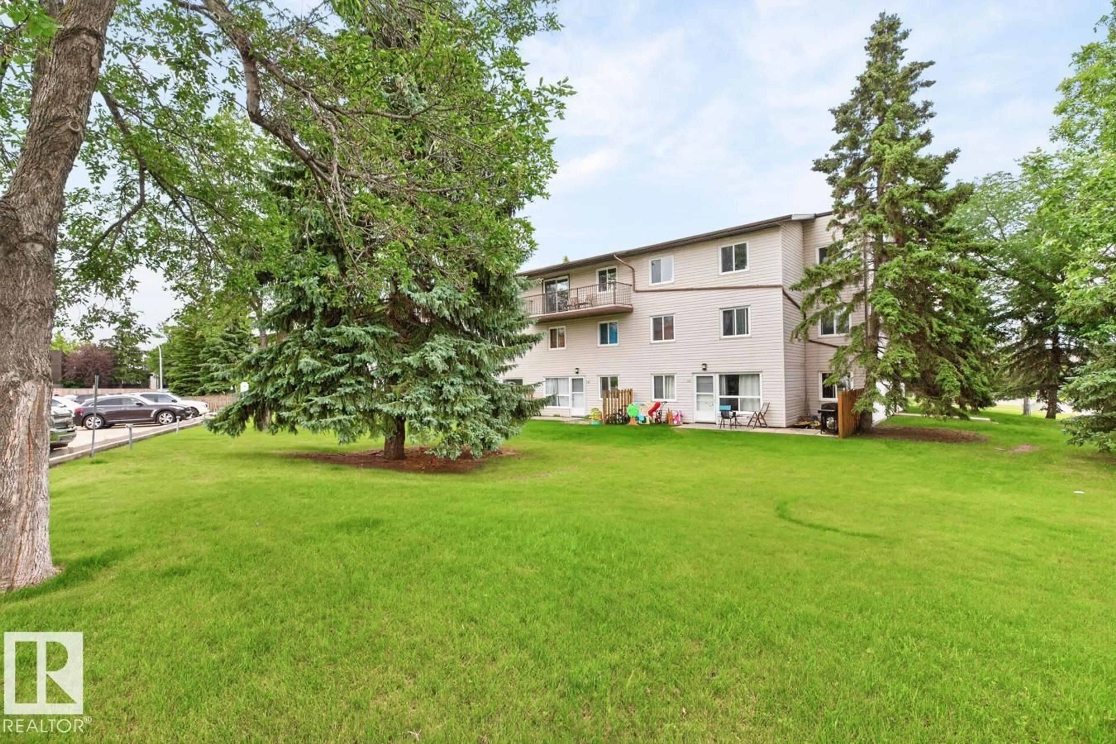 Patio, unknown for #106 - 237 WOODVALE RD, Edmonton Alberta T6L1G7