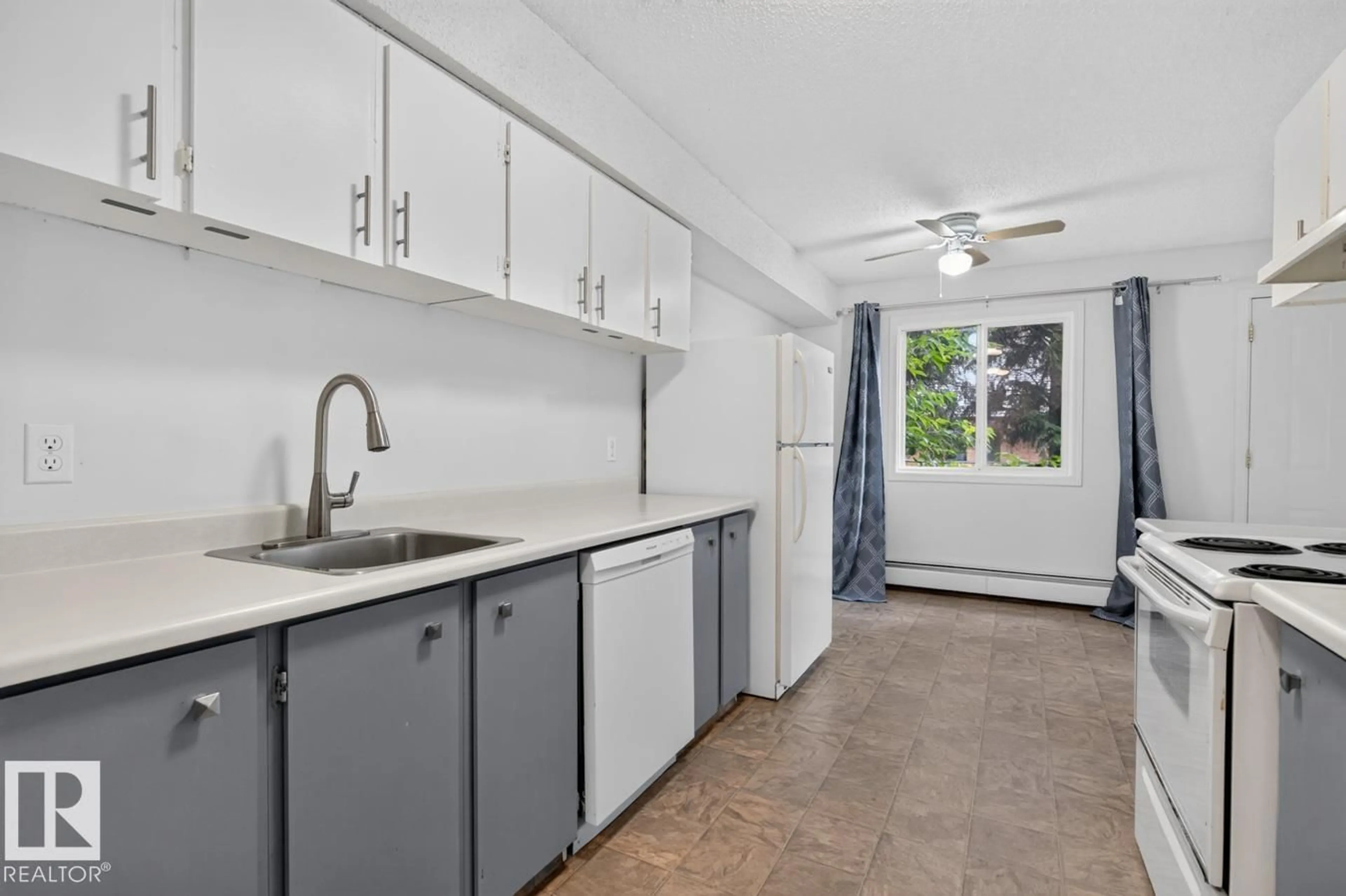 Standard kitchen, unknown for #106 - 237 WOODVALE RD, Edmonton Alberta T6L1G7