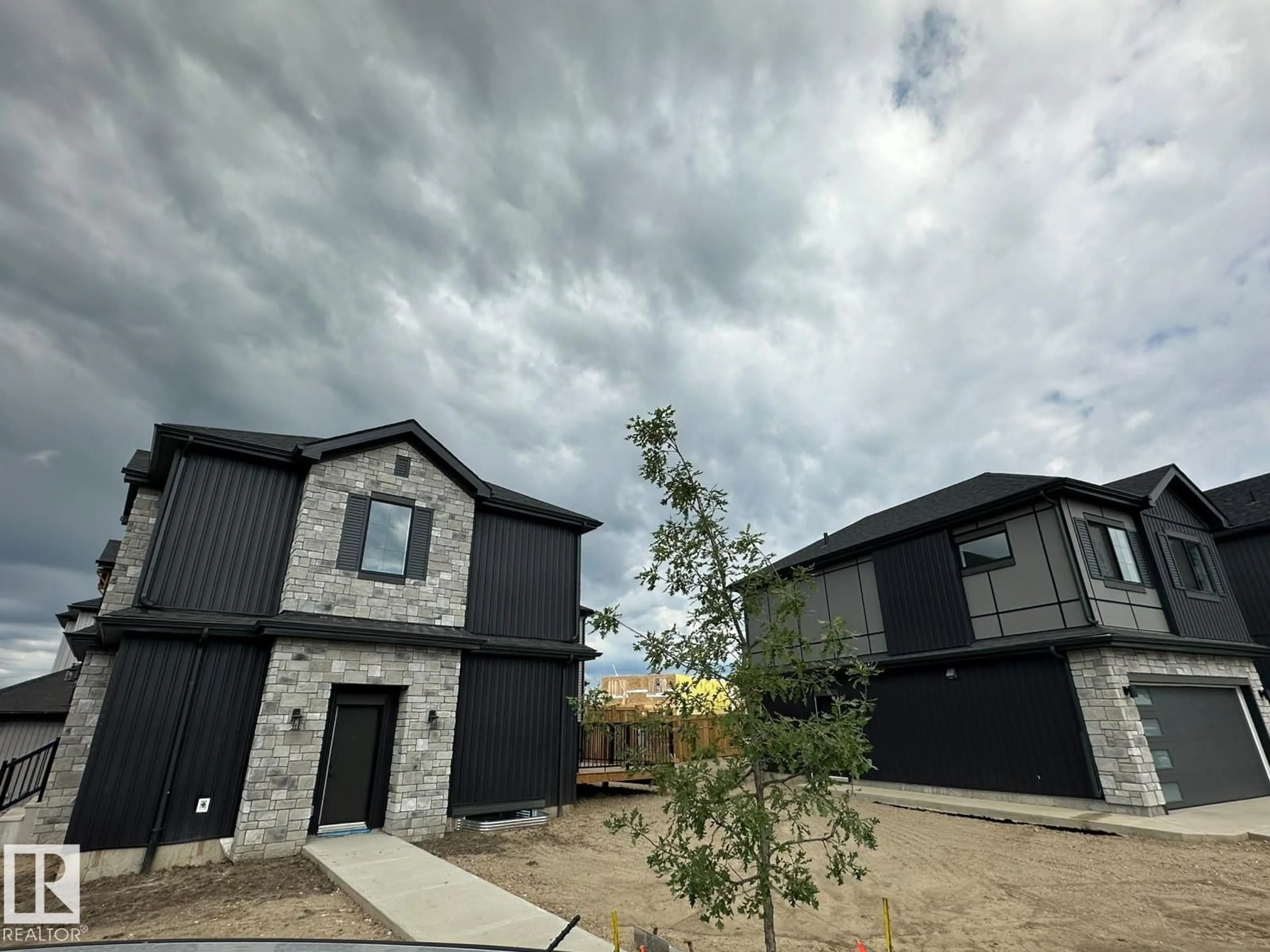 A pic from outside/outdoor area/front of a property/back of a property/a pic from drone, building for 30 CHARTRES CL, St. Albert Alberta T8T2C9