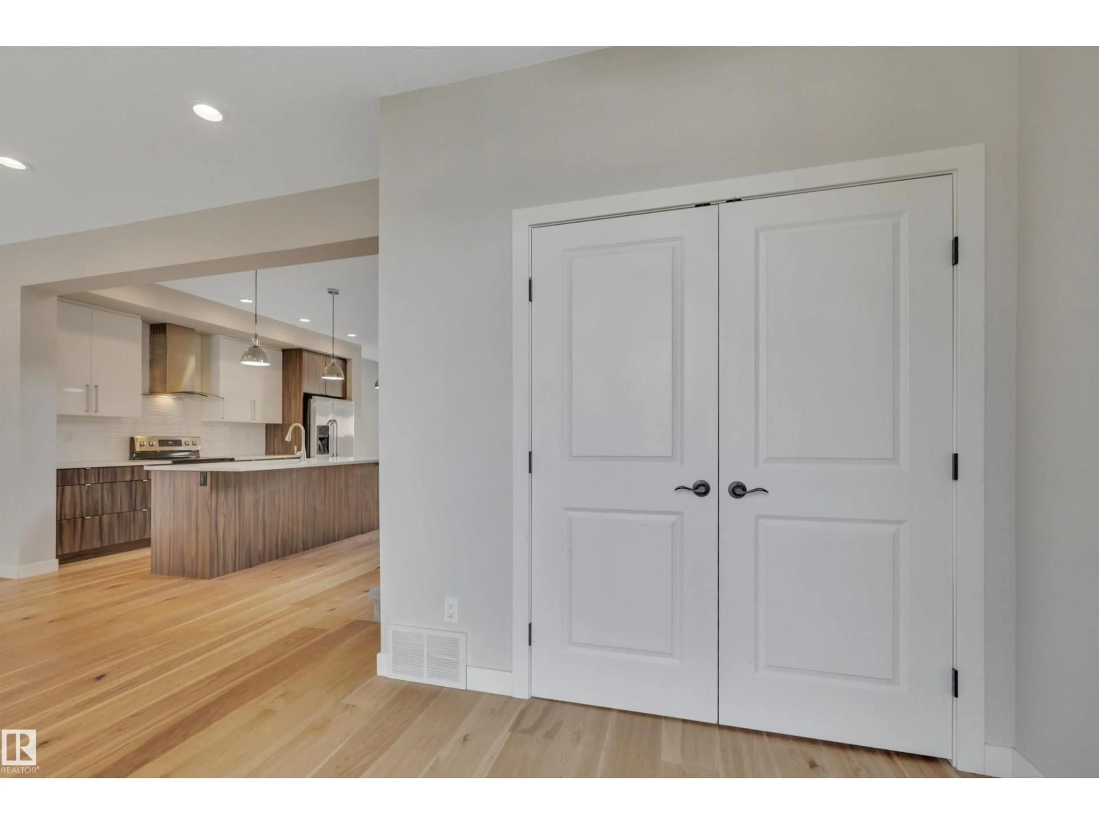 Indoor entryway for 10919 96 ST, Edmonton Alberta T5H2K4