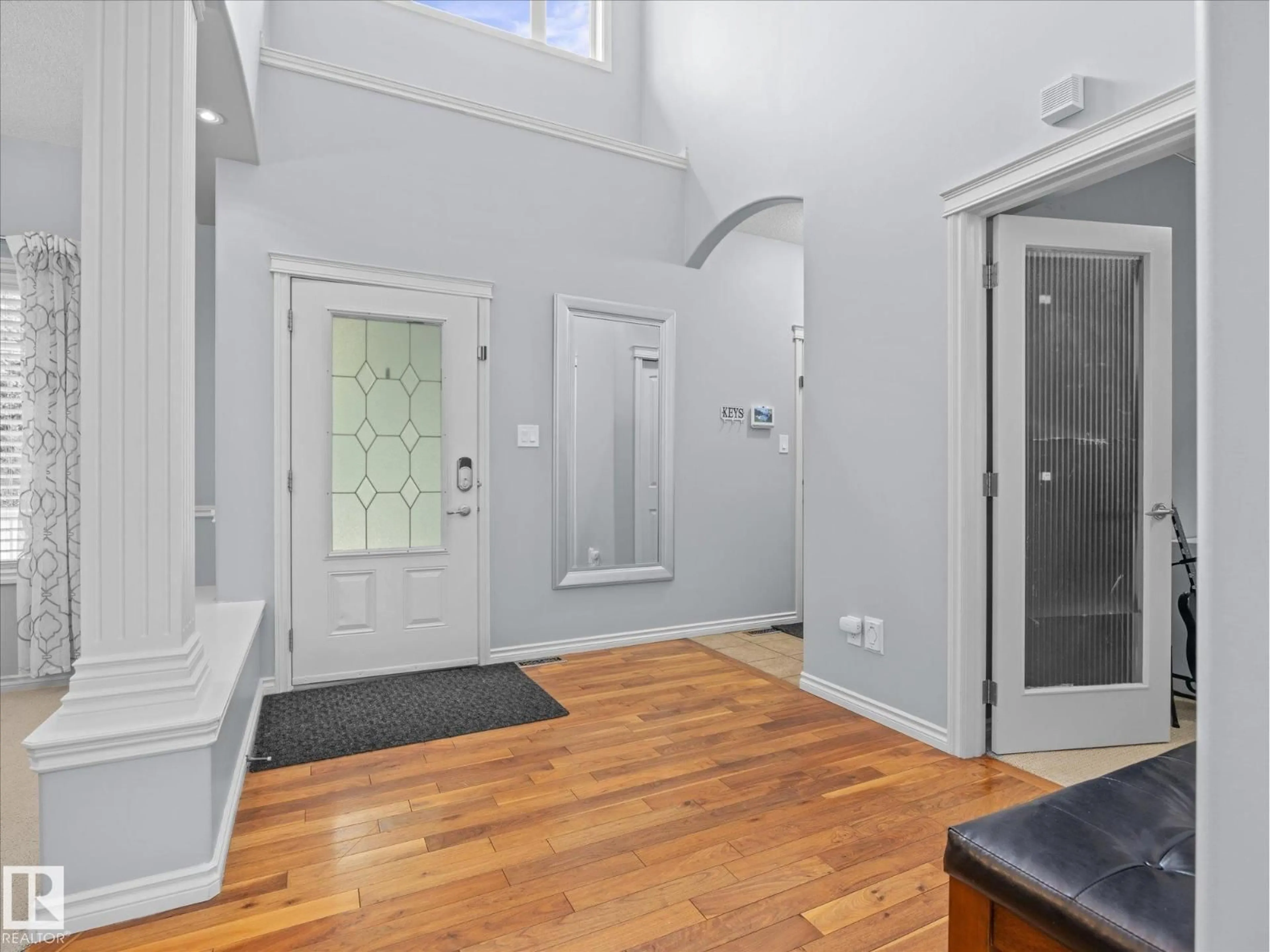 Indoor entryway for 12438 18A AV, Edmonton Alberta T6W1V9
