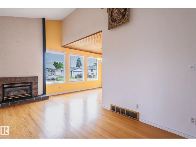 11415 142 AV, Edmonton 5