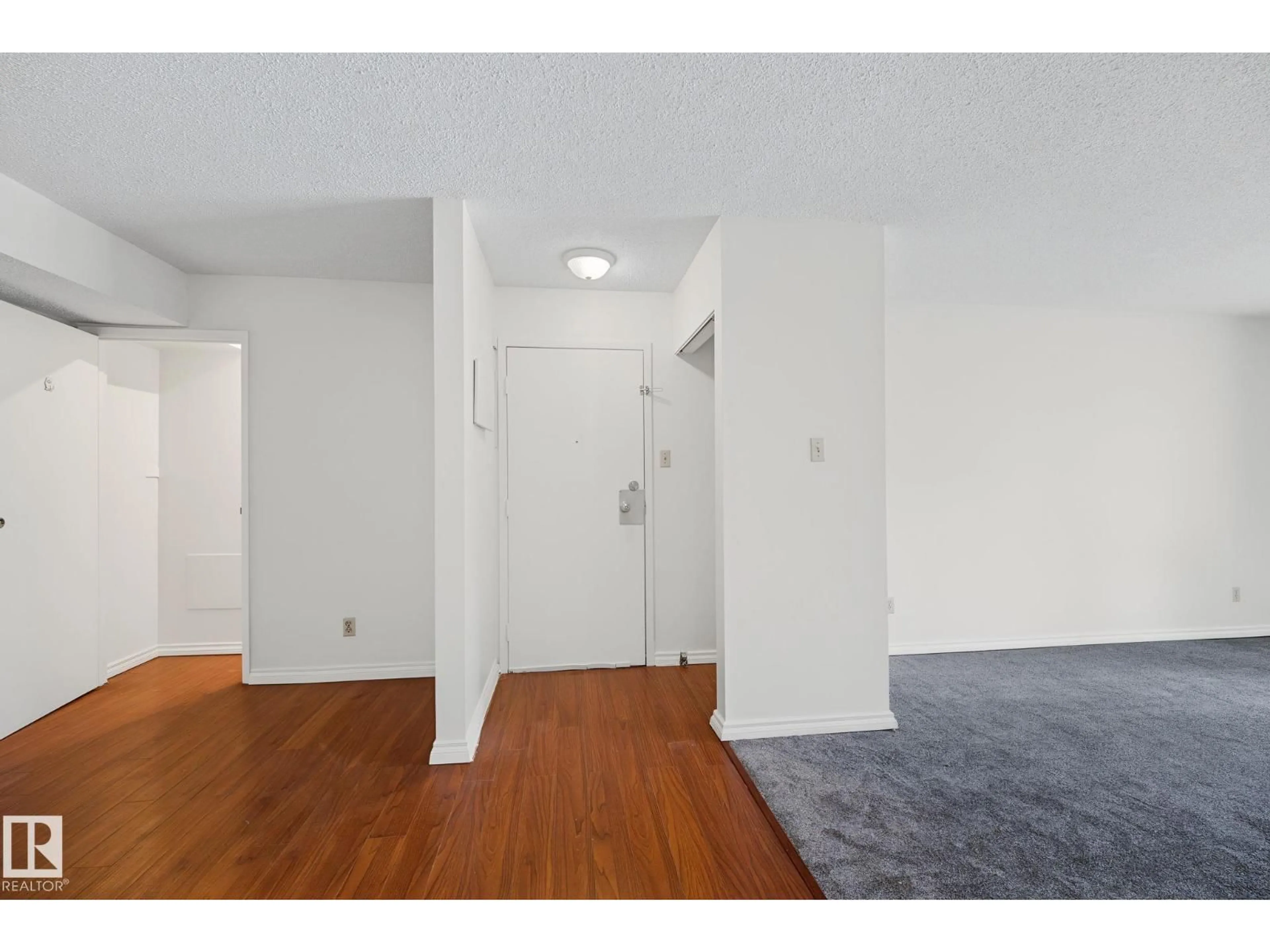 Unknown for 6E - 11608 28 AV, Edmonton Alberta T6J4E3