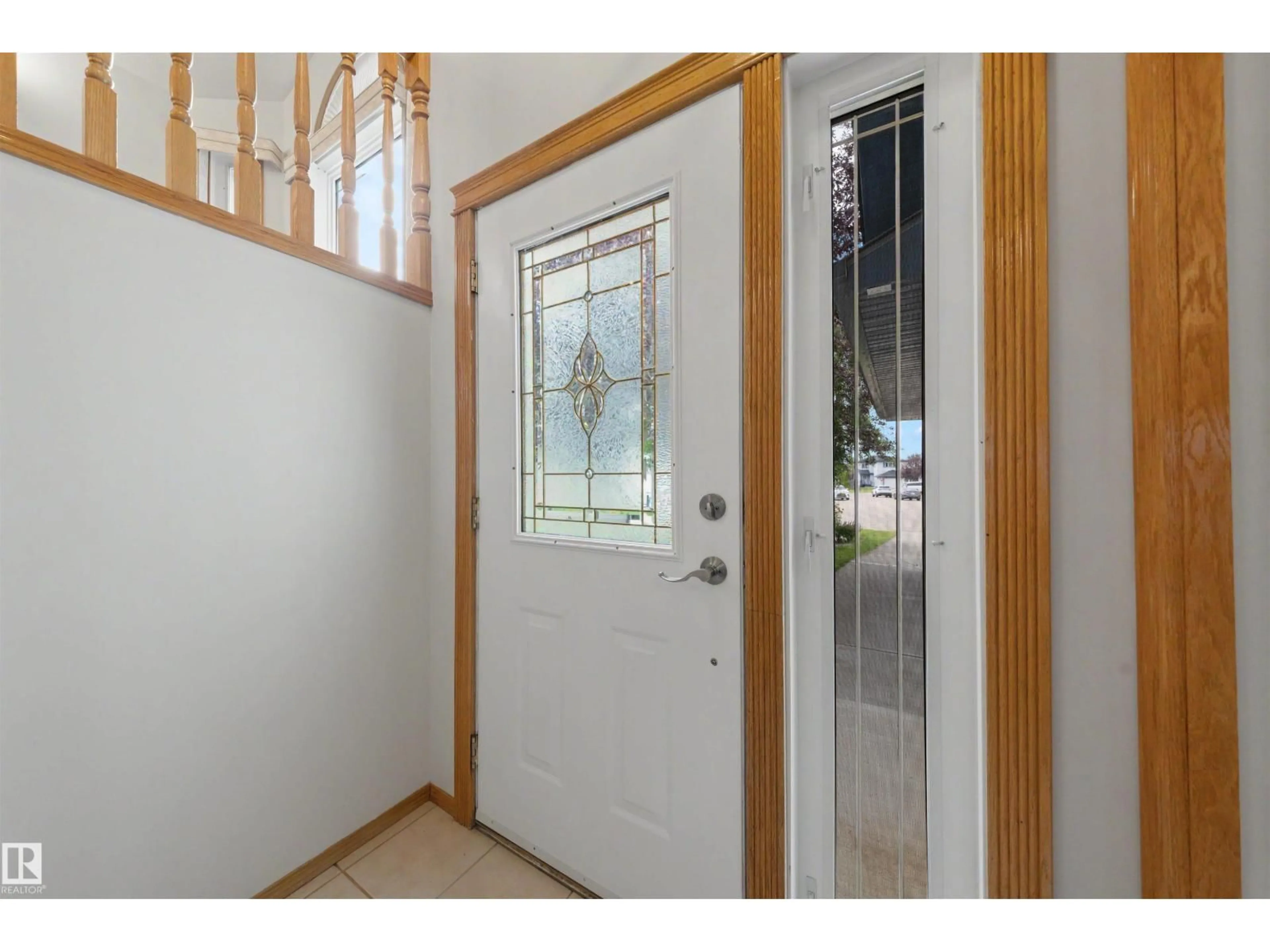 Indoor entryway for 15227 47 ST, Edmonton Alberta T5Y3B7