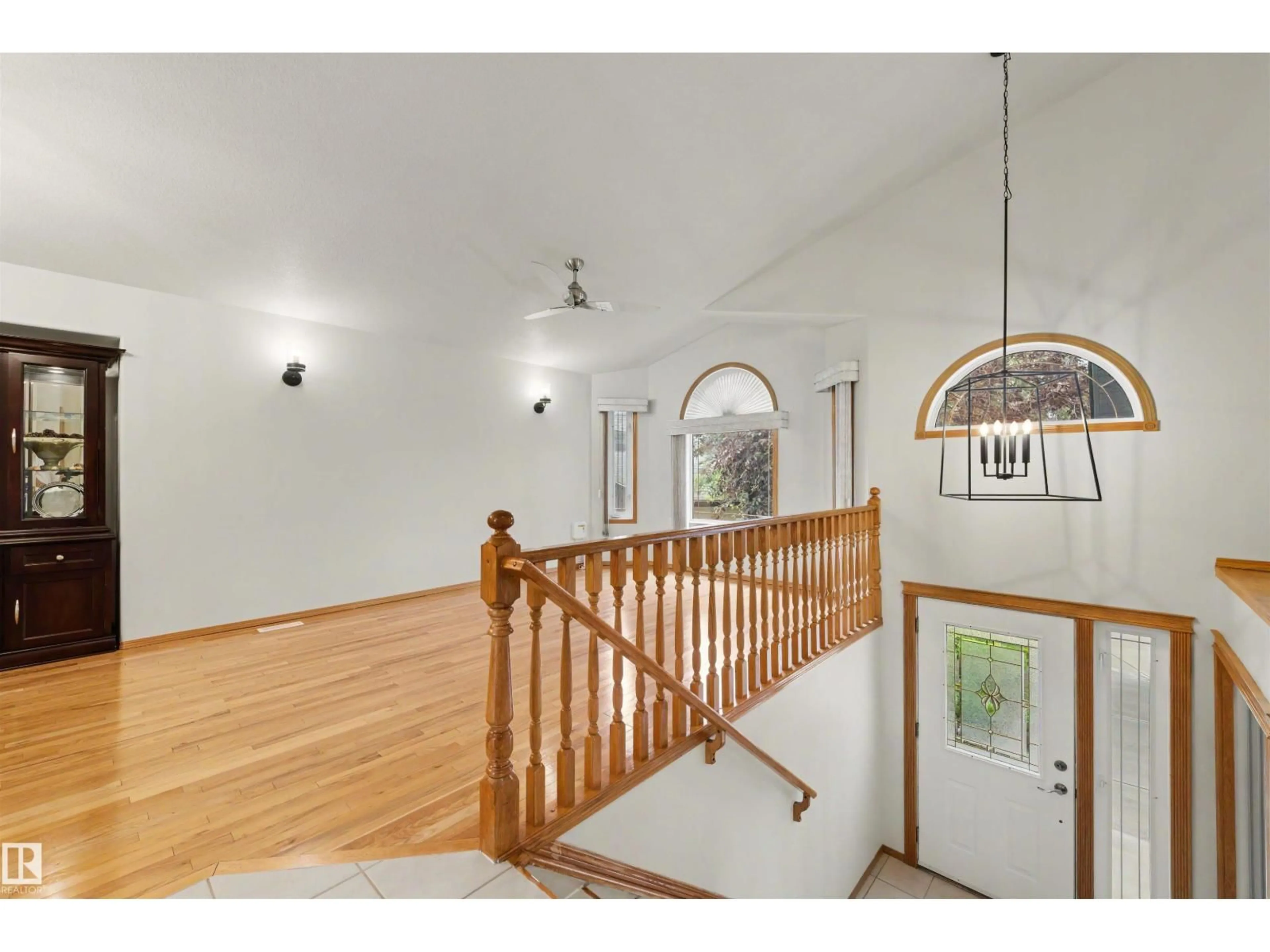 Indoor foyer for 15227 47 ST, Edmonton Alberta T5Y3B7