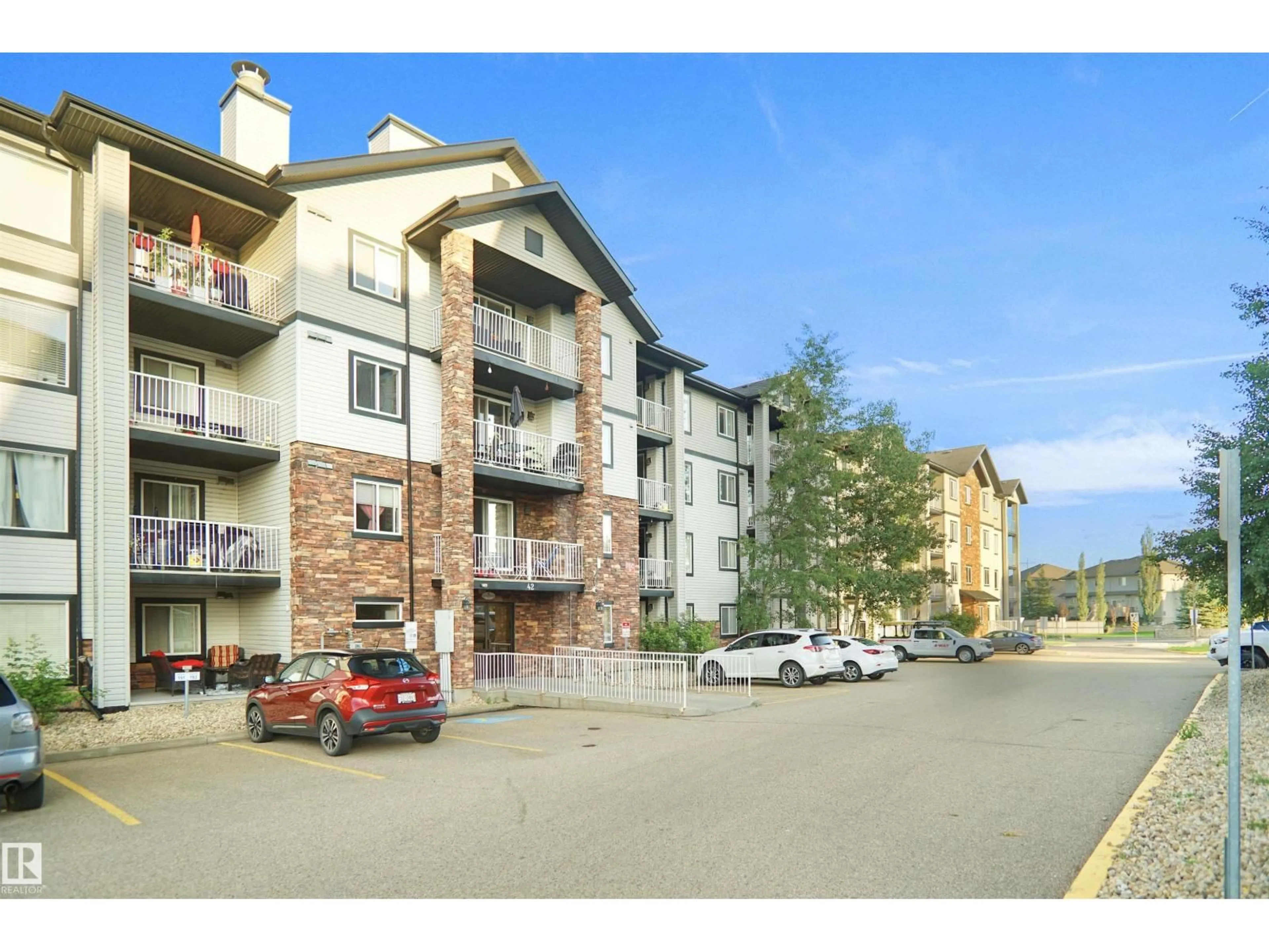 Unknown for #215 - 215 SUMMERWOOD BV, Sherwood Park Alberta T8H0C3
