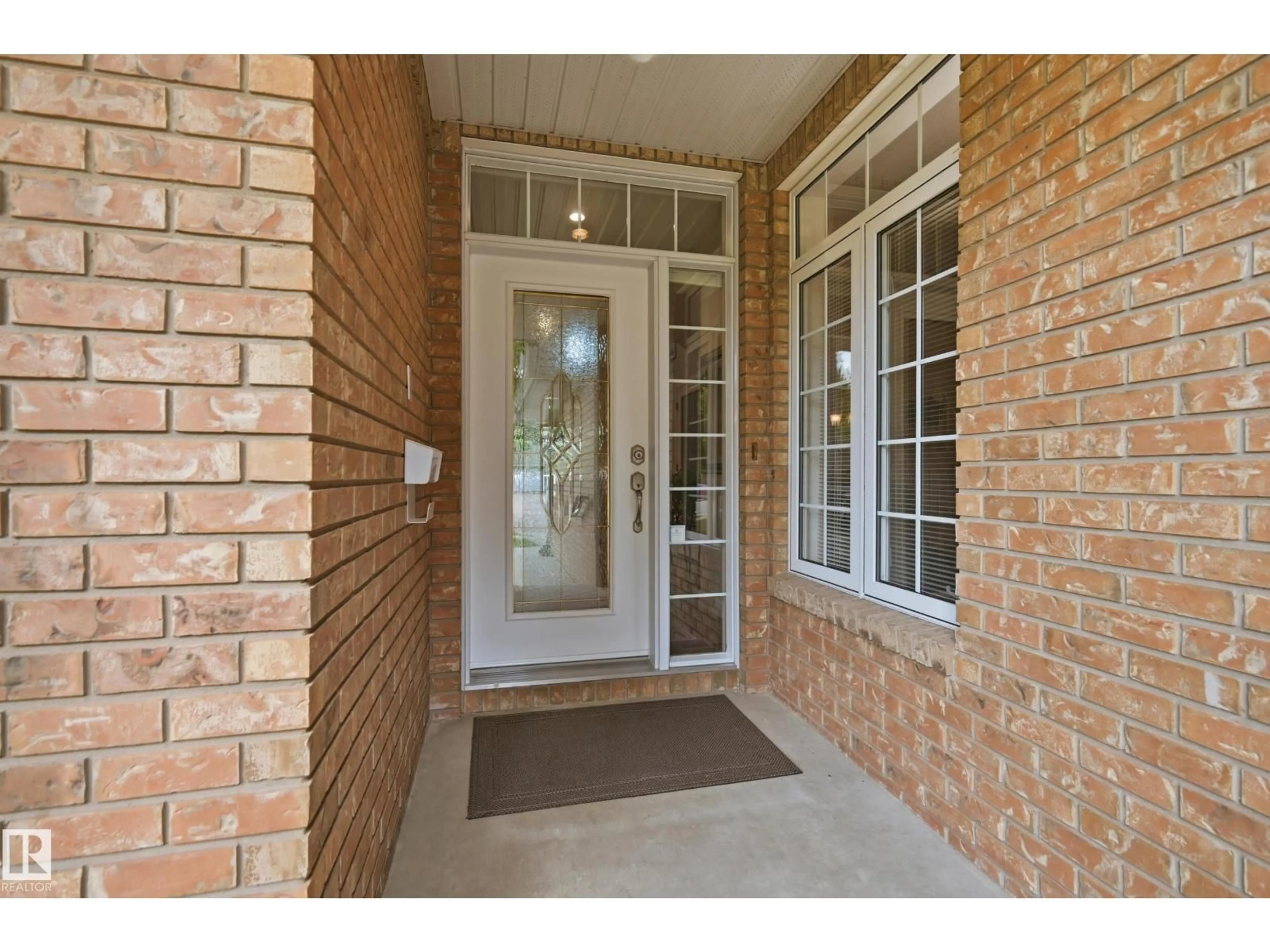 Indoor entryway for NW - 1346 119B ST, Edmonton Alberta T6J7H5