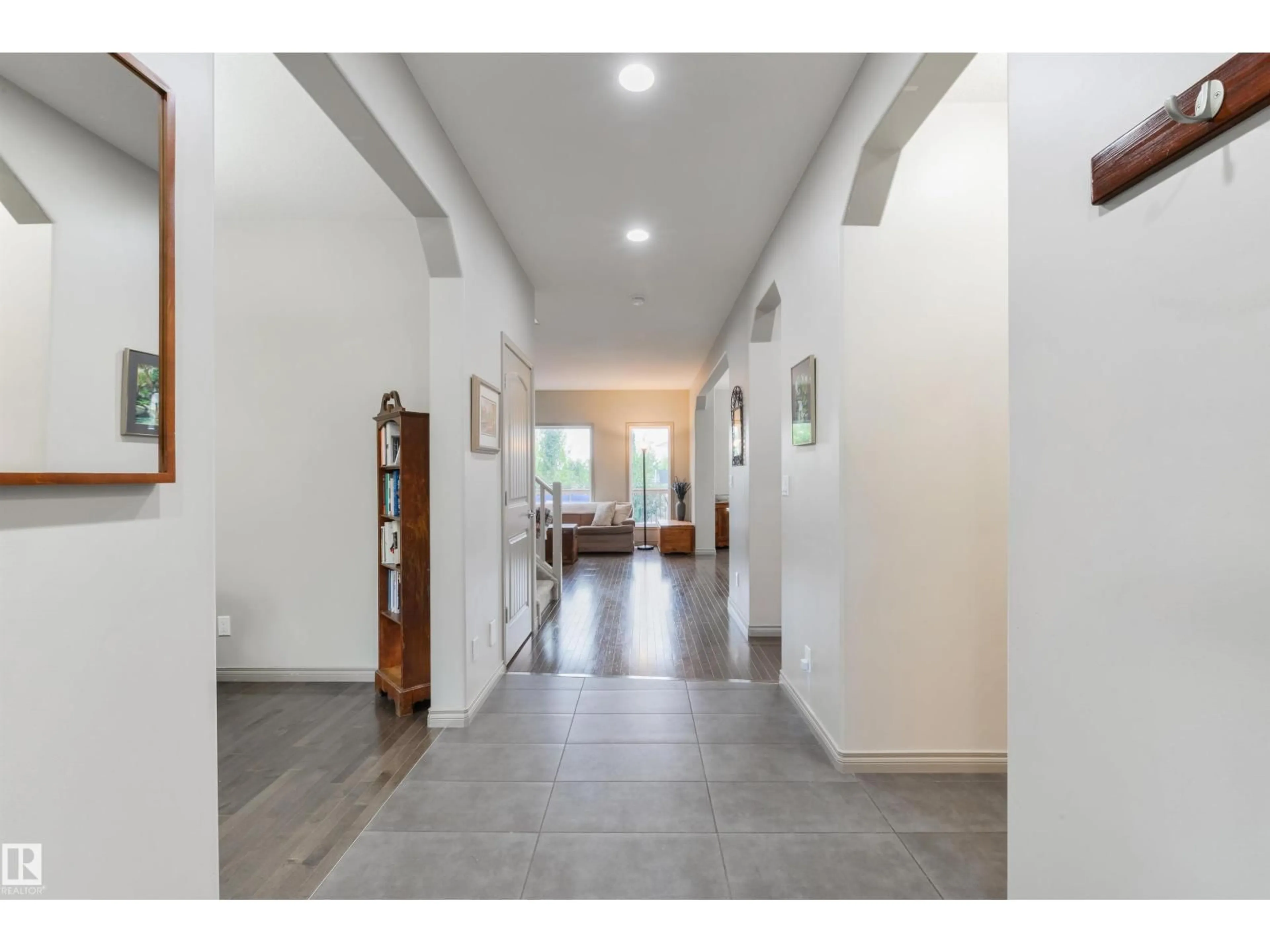 Indoor foyer for 16 ASHTON GA, Spruce Grove Alberta T7X0H8