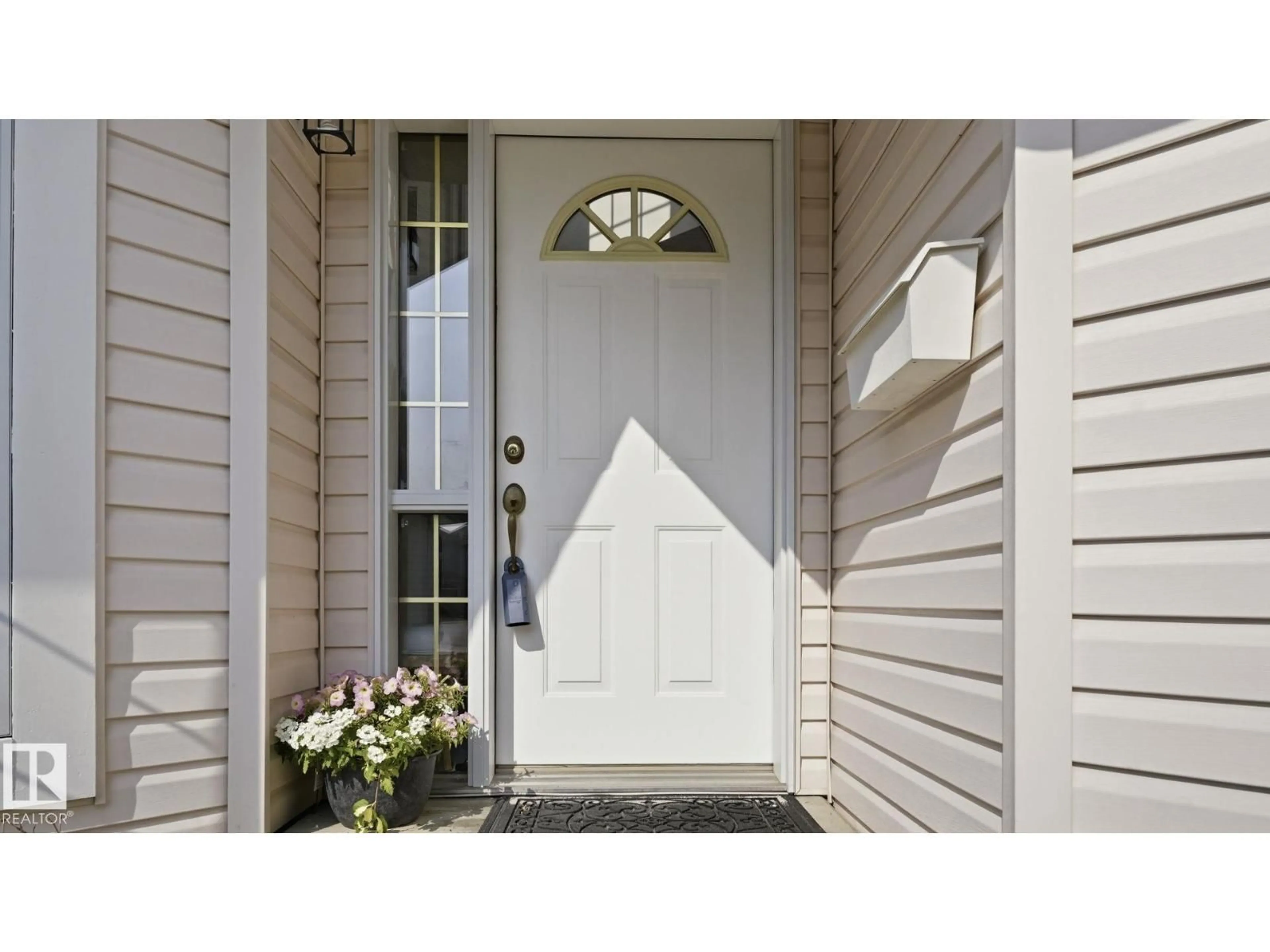 Indoor entryway for NW - 1225 KANE WD, Edmonton Alberta T6L6X7