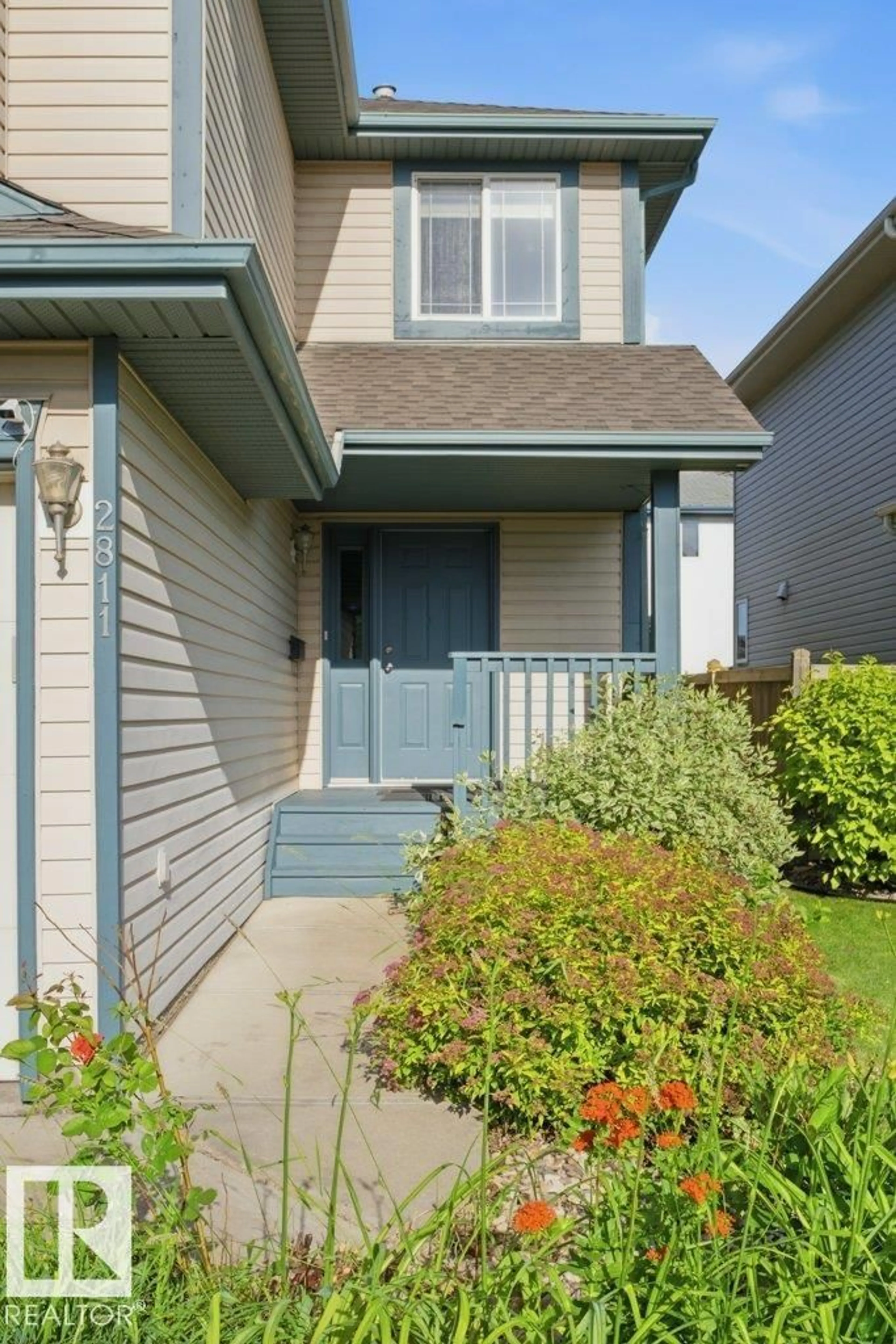Home with vinyl exterior material, street for NW - 2811 33 ST, Edmonton Alberta T6T1P5