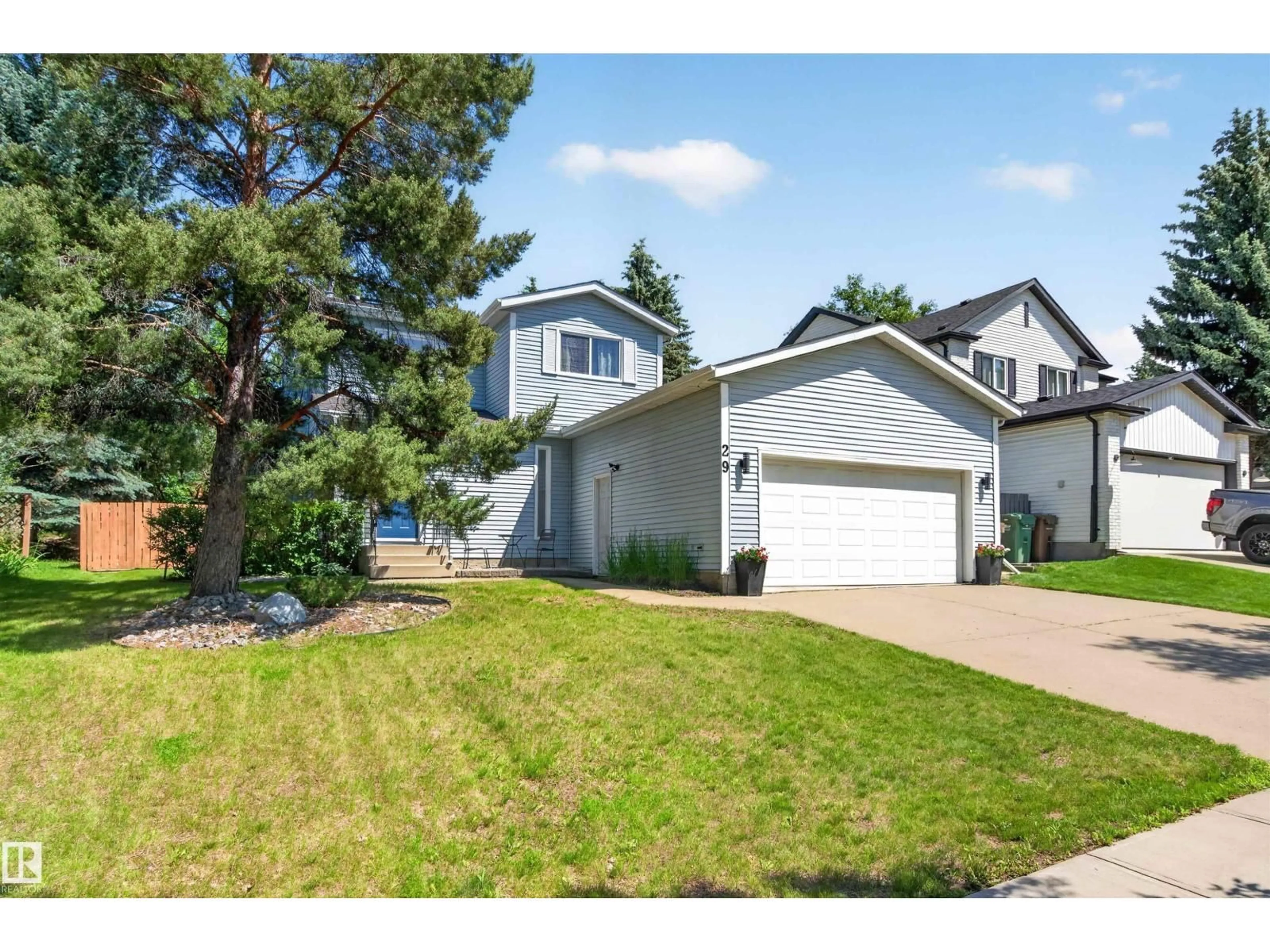 Home with vinyl exterior material, street for 29 WELLAND CR, St. Albert Alberta T8N3W3
