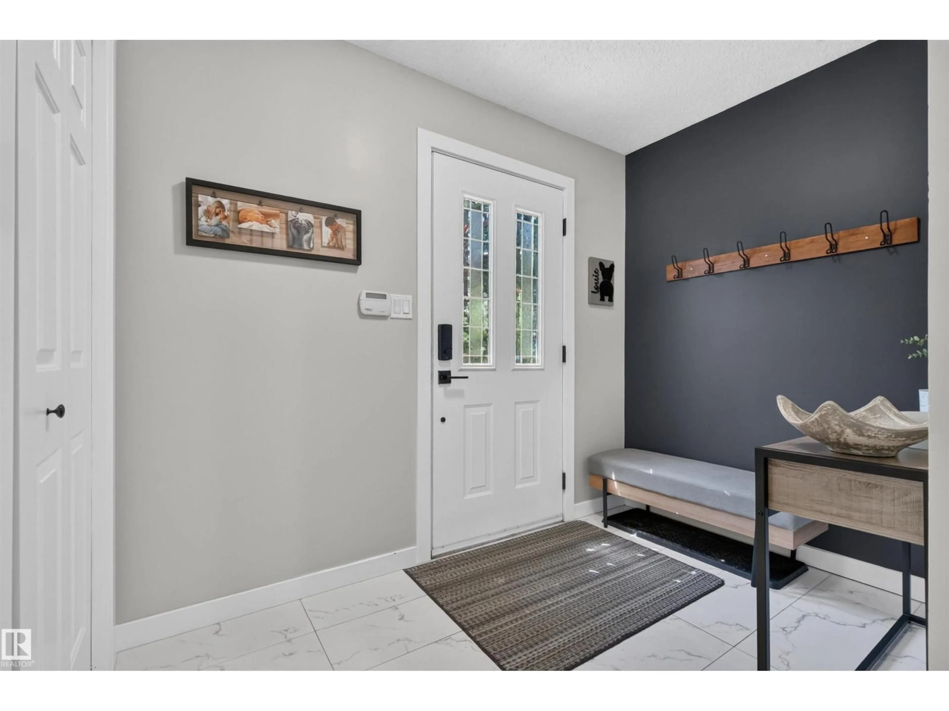 Indoor entryway for 29 WELLAND CR, St. Albert Alberta T8N3W3