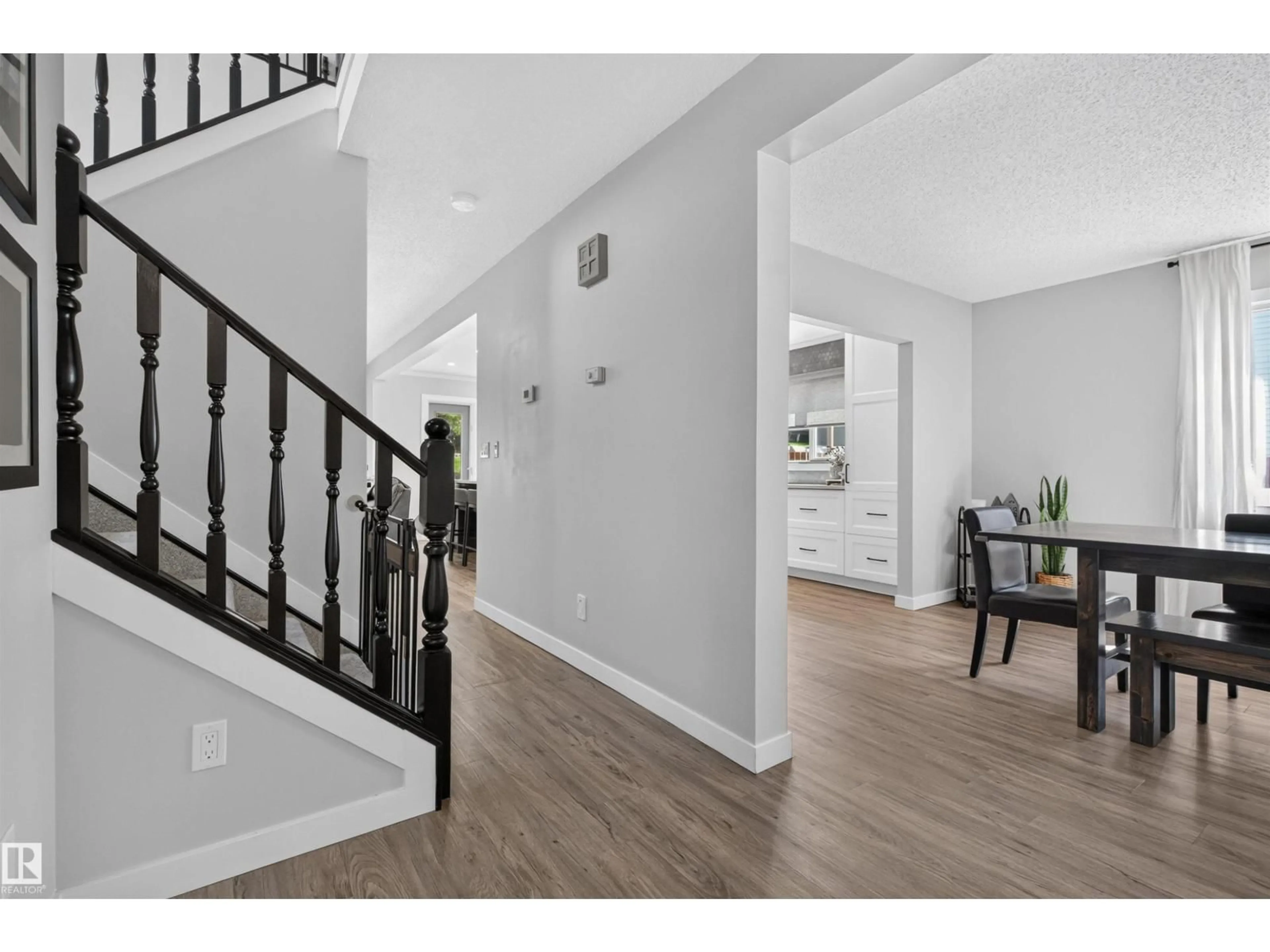Indoor entryway for 29 WELLAND CR, St. Albert Alberta T8N3W3