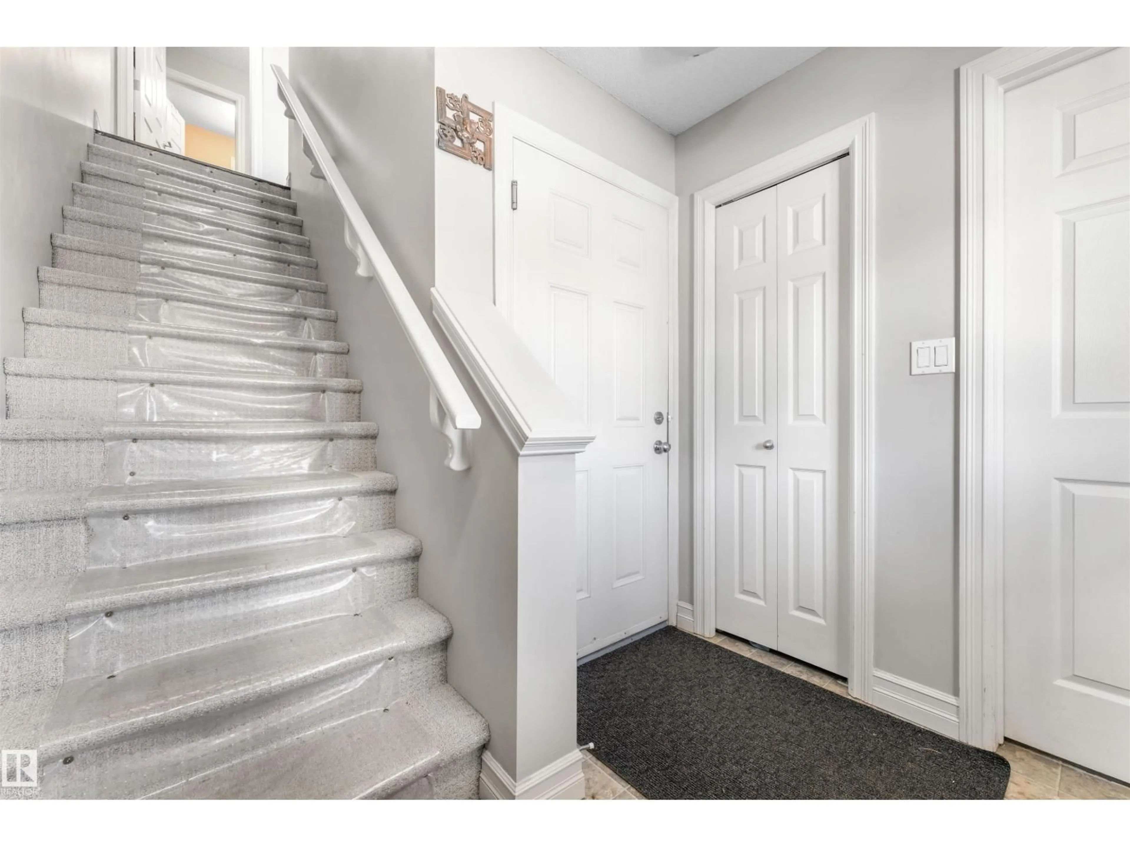 Indoor entryway for #140 - 655 TAMARACK RD, Edmonton Alberta T6T0N4