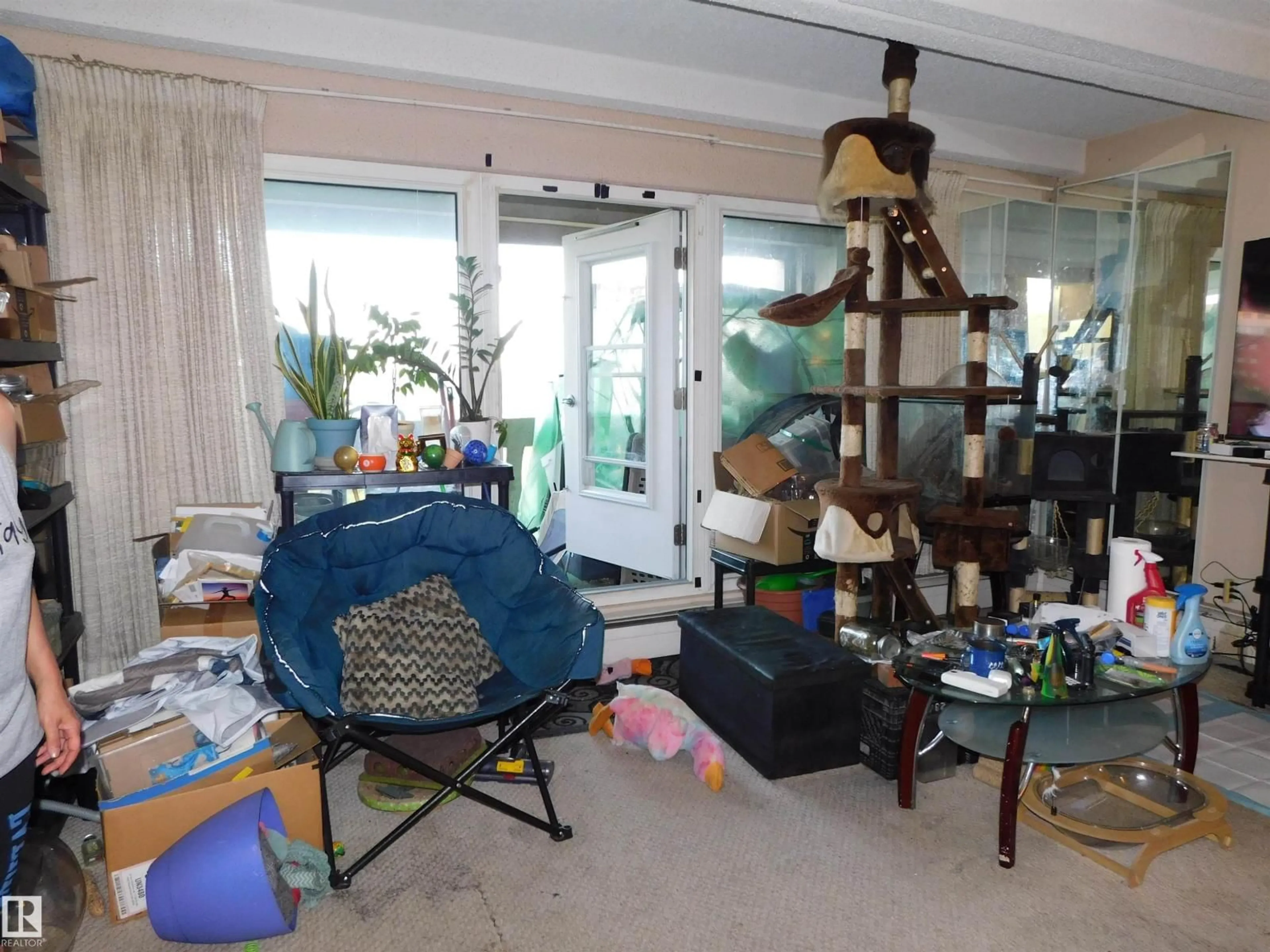 A pic of a room for 9918 - 1402 101 ST NW, Edmonton Alberta T5K2L1