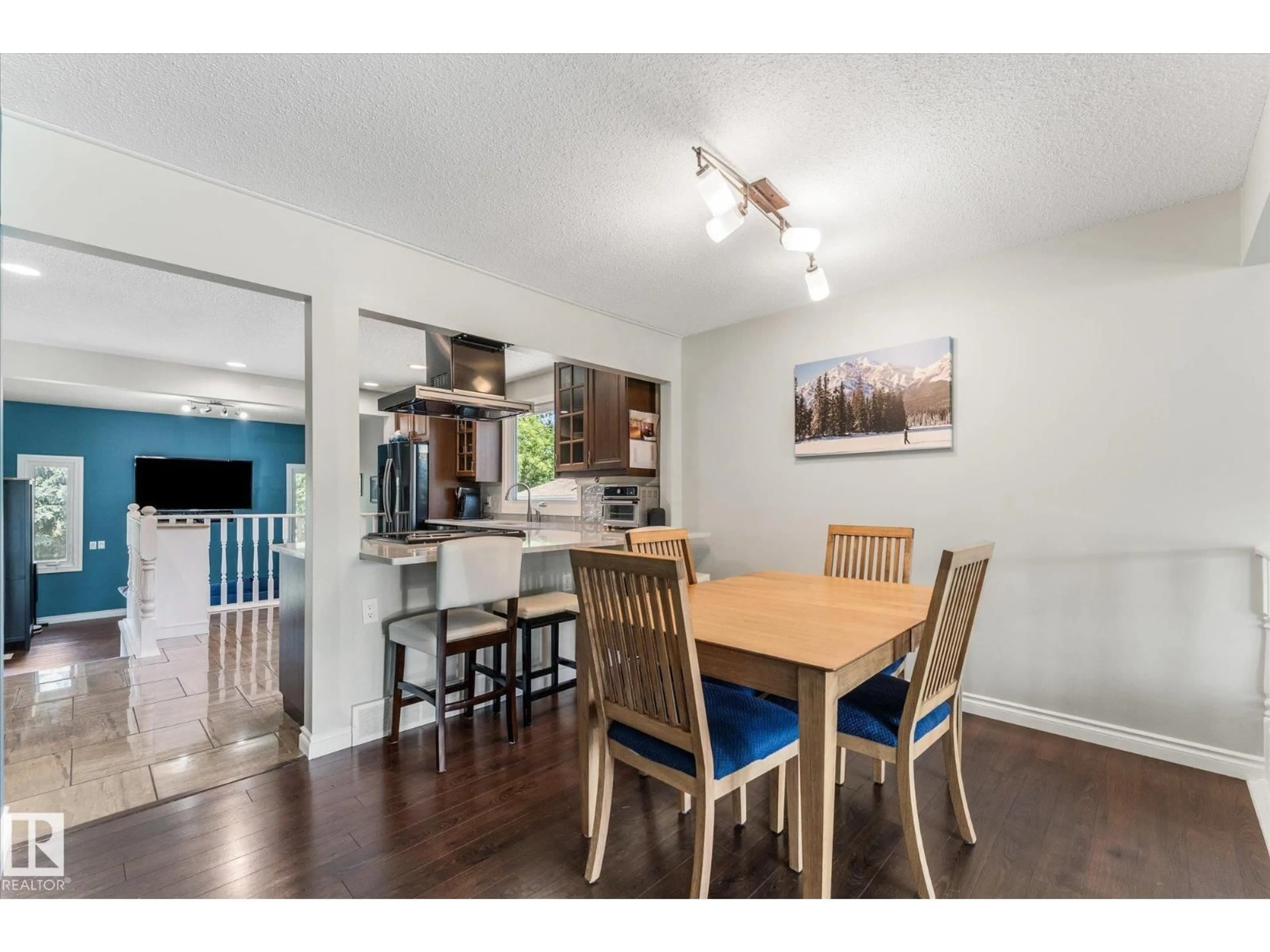 Open concept kitchen, wood/laminate floor for 20 GALEN CR, Sherwood Park Alberta T8N2L2
