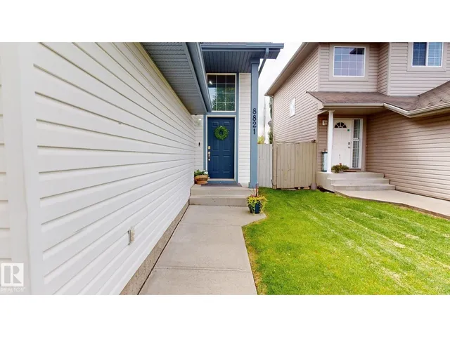 SW - 8821 8 AV, Edmonton 2