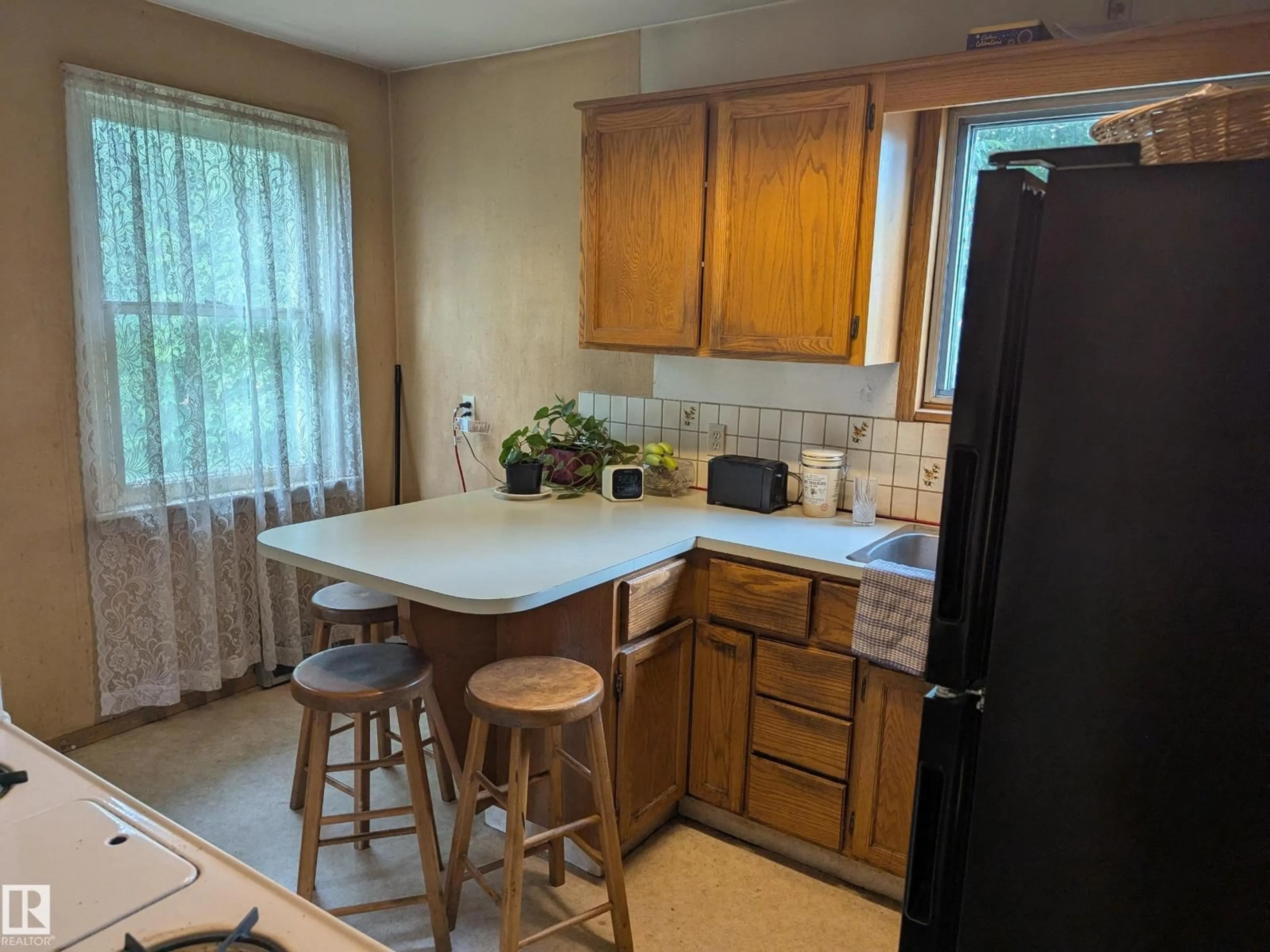 Standard kitchen, unknown for 10610 60A AV, Edmonton Alberta T6H1K6