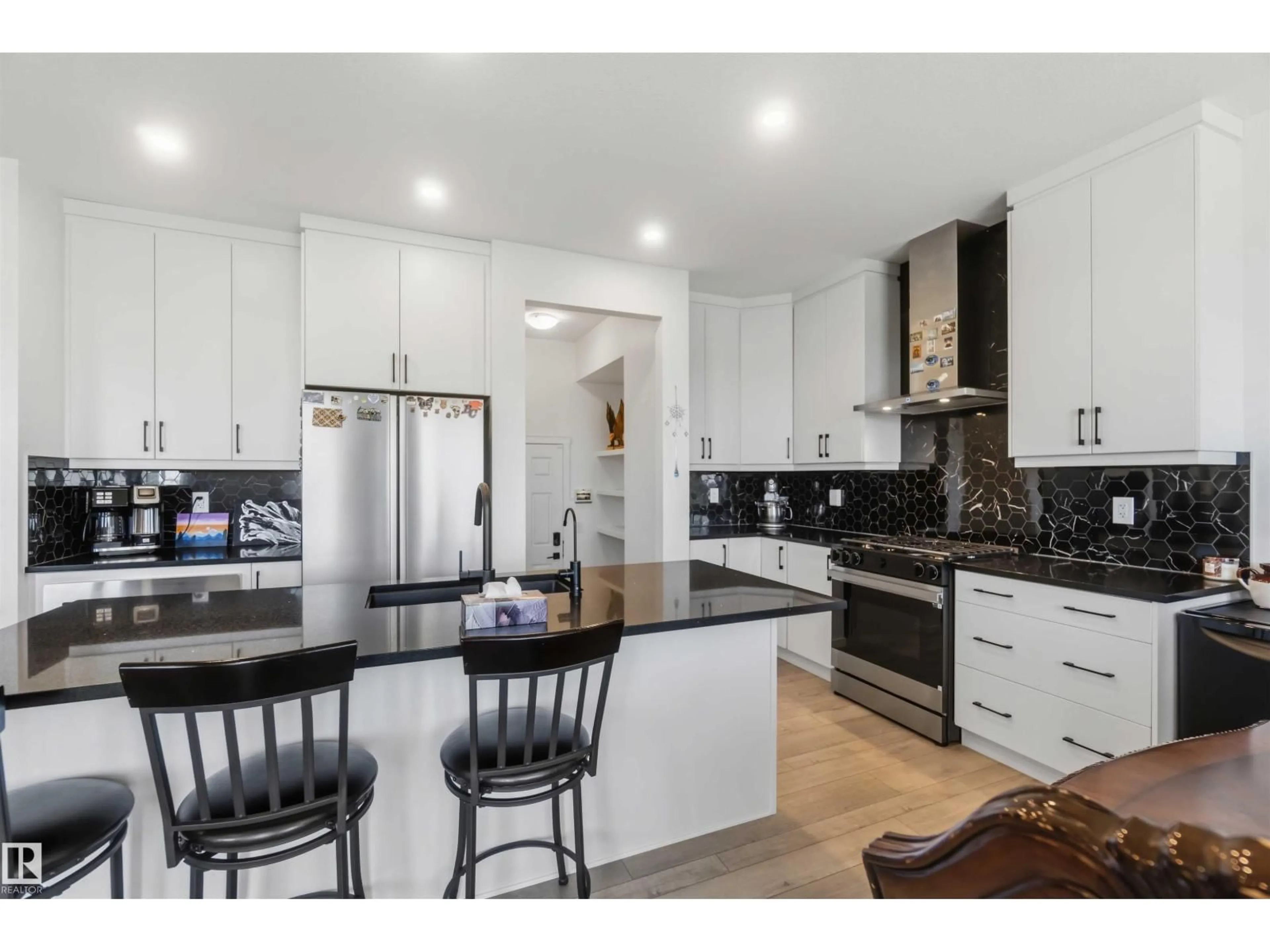 Open concept kitchen, unknown for 1070 STONESIDE RD, Sherwood Park Alberta T8H3A1