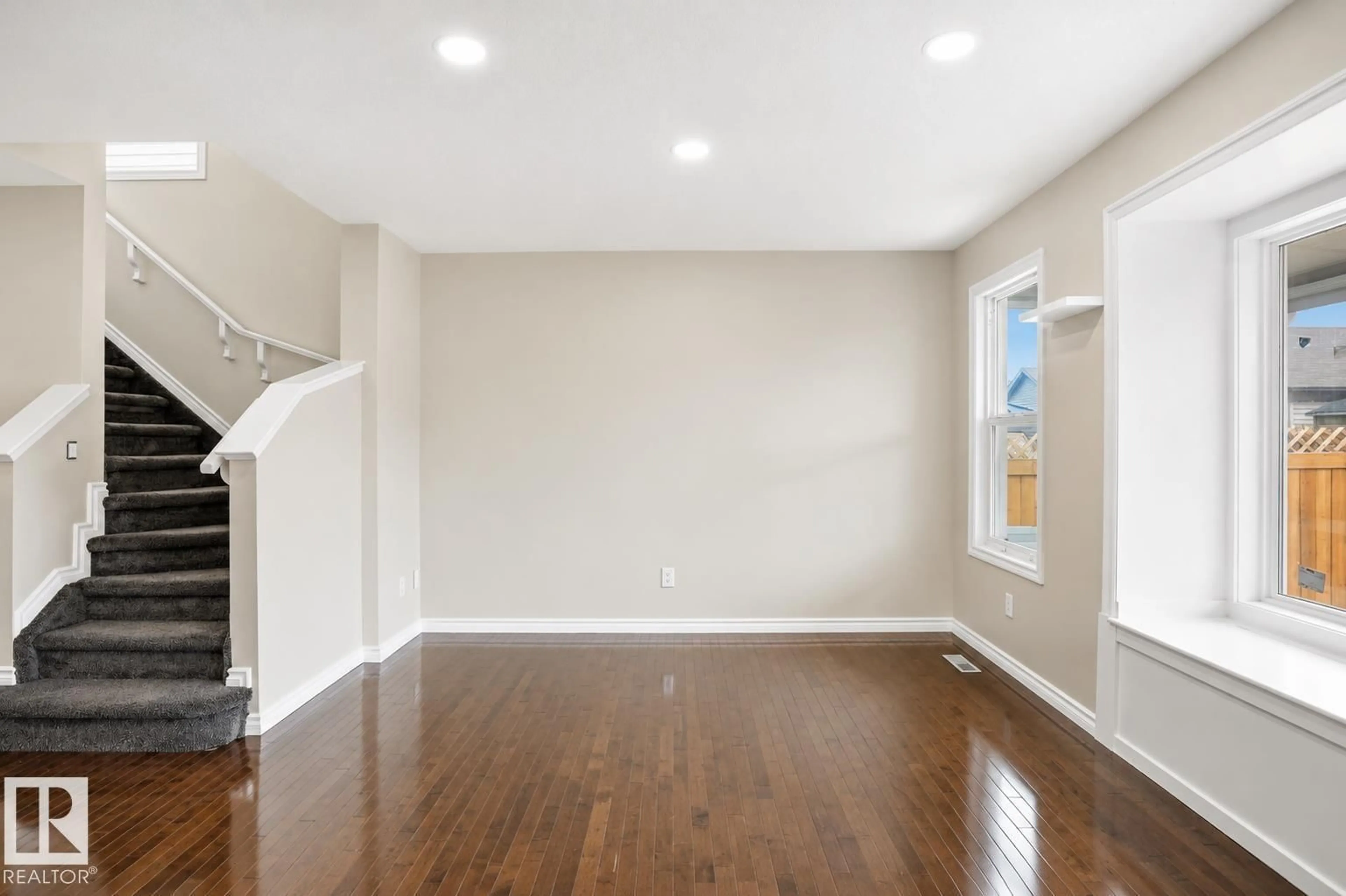 A pic of a room for 445 WATT BV, Edmonton Alberta T6X1P9