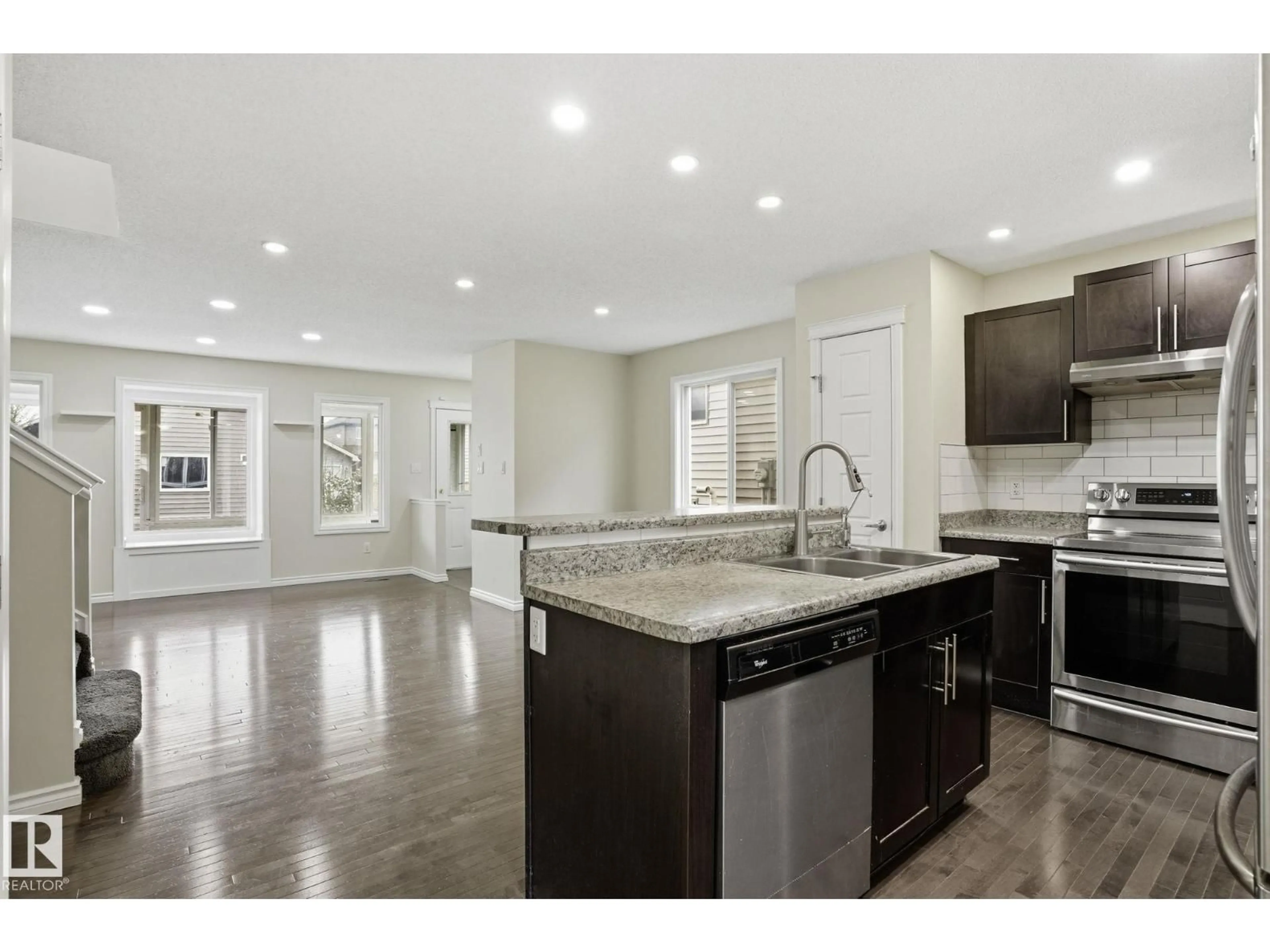 Open concept kitchen, ceramic/tile floor for 445 WATT BV, Edmonton Alberta T6X1P9