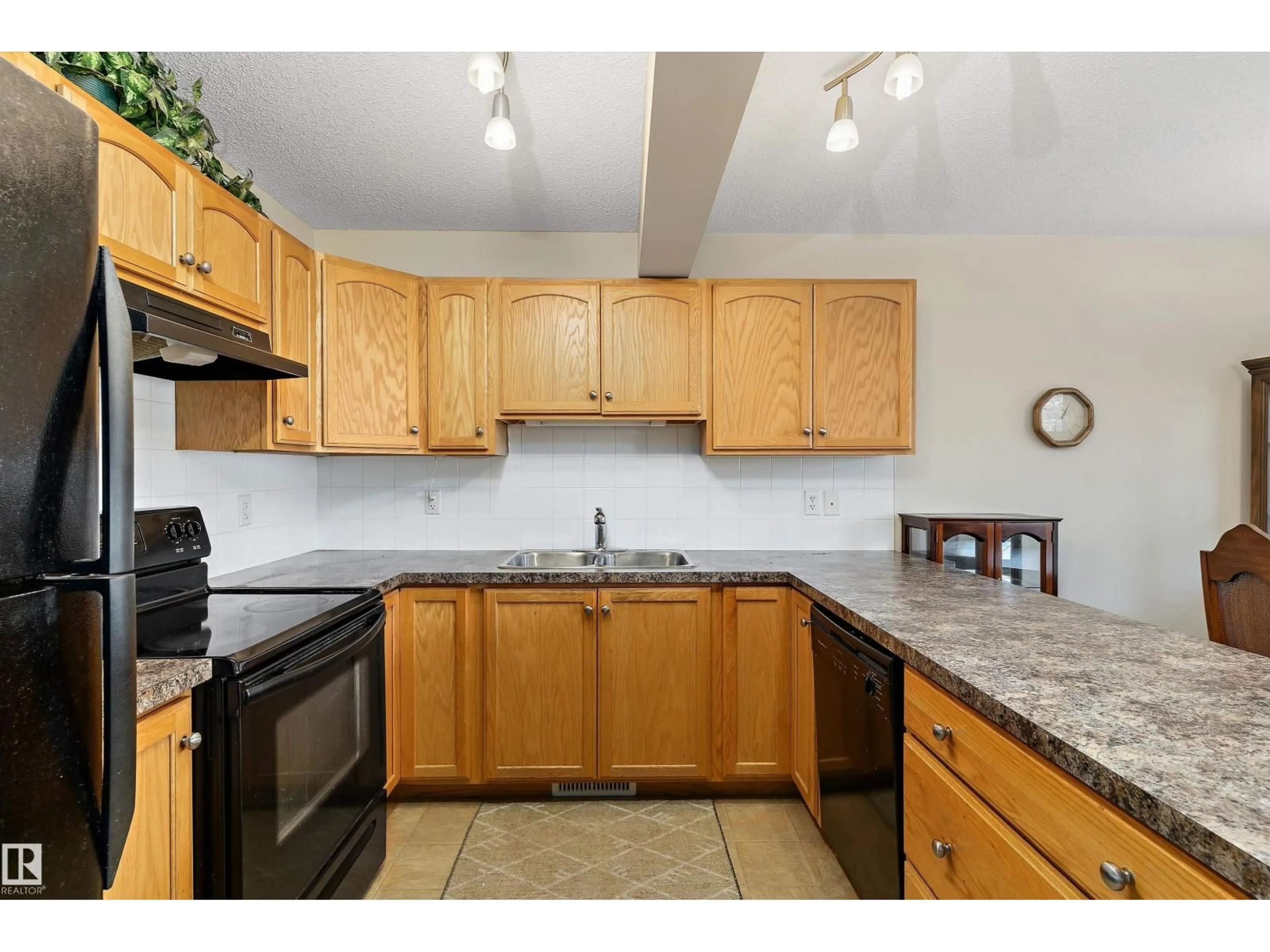 Standard kitchen, unknown for 20 DUNLOP WD, Leduc Alberta T9E0N2