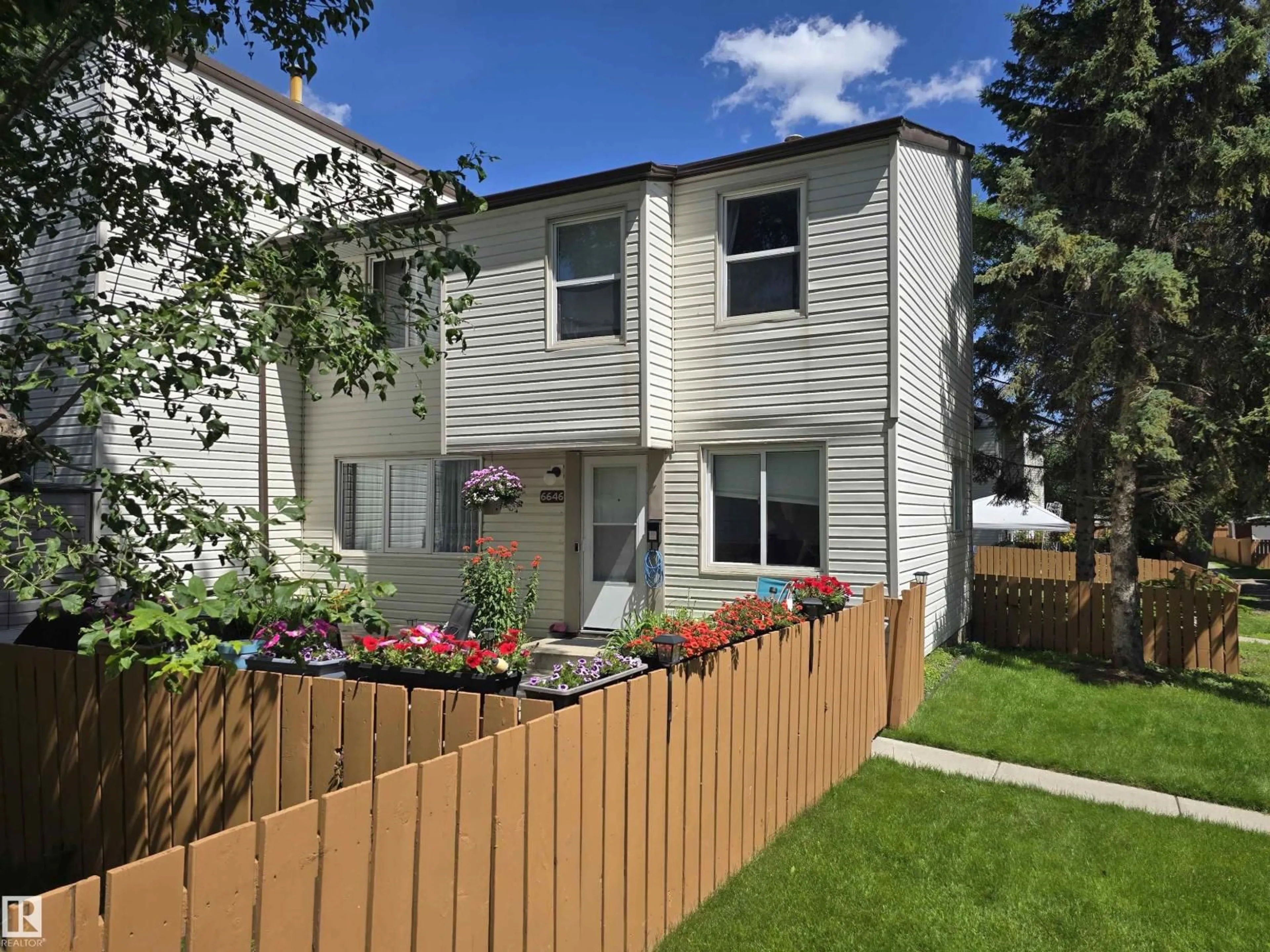A pic from outside/outdoor area/front of a property/back of a property/a pic from drone, street for NW - 6646 178 ST, Edmonton Alberta T5T2A2