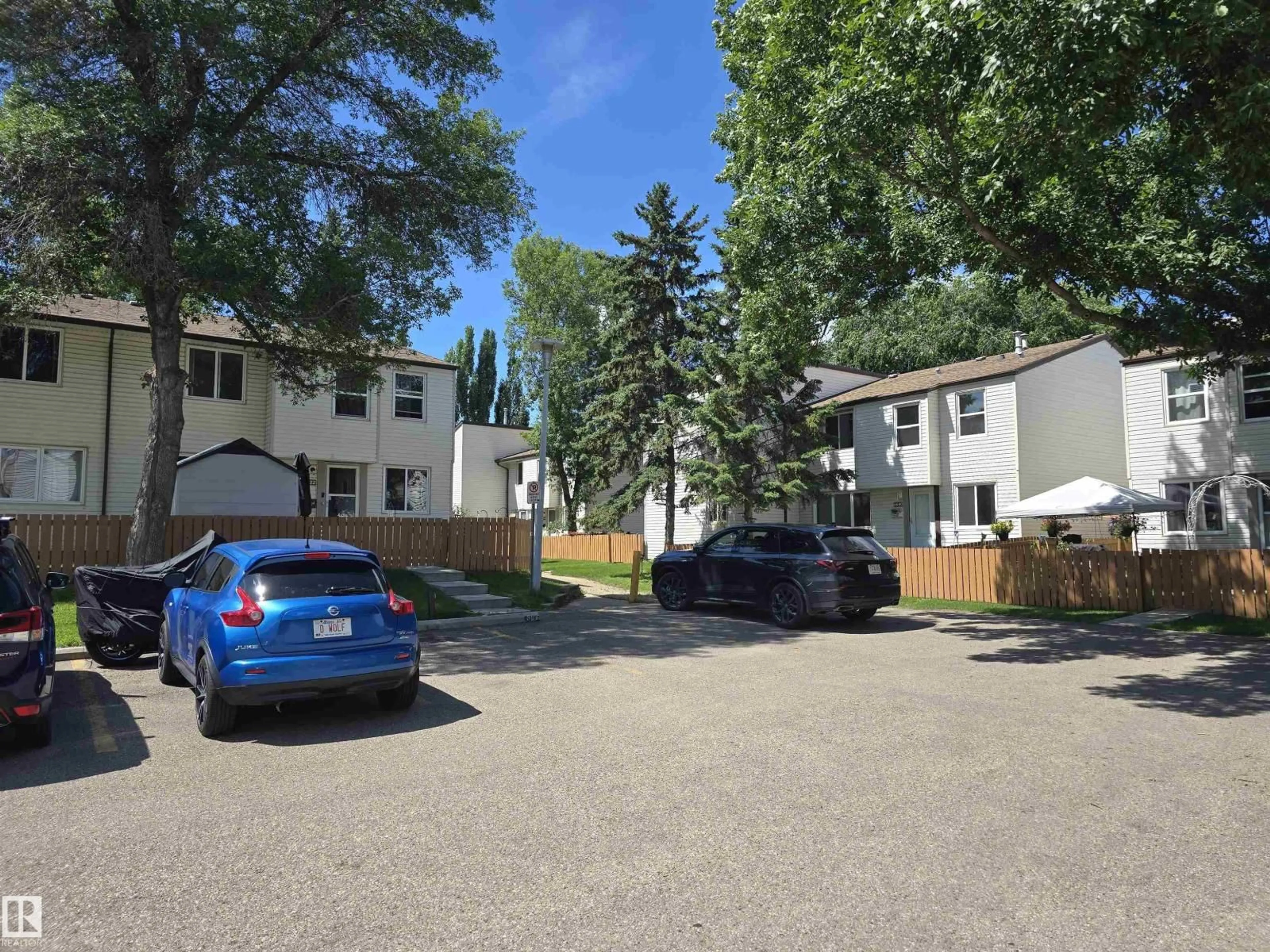 A pic from outside/outdoor area/front of a property/back of a property/a pic from drone, street for NW - 6646 178 ST, Edmonton Alberta T5T2A2